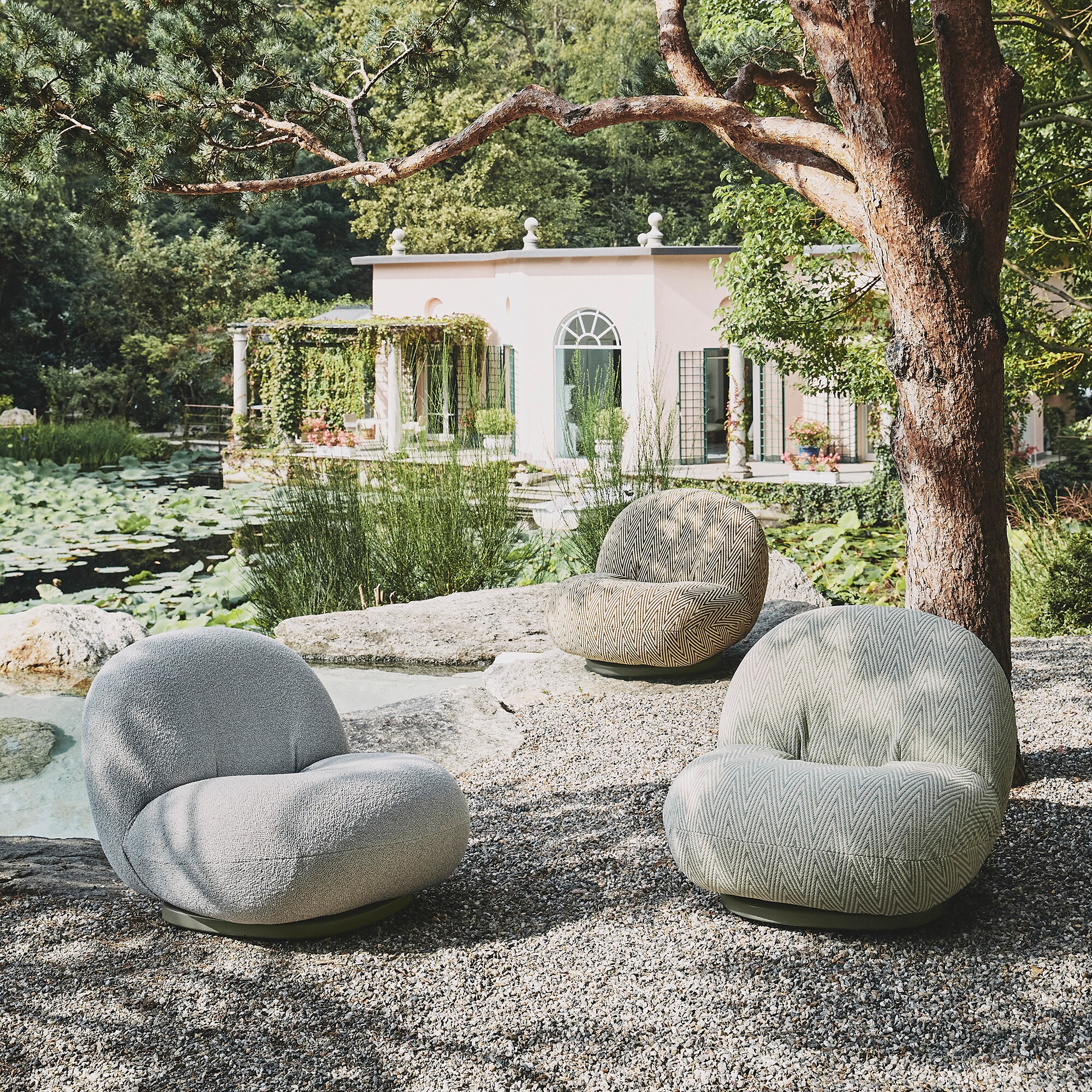 Pacha Outdoor Swivel Lounge Chair