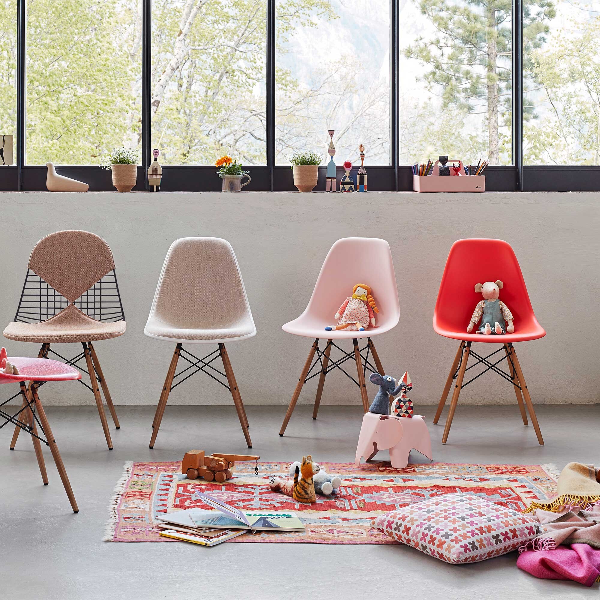 Eames Plastic Side Chair DSW RE Ash Base