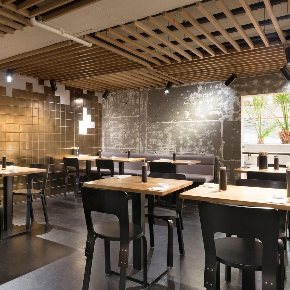 66 Chair Lacquered Base