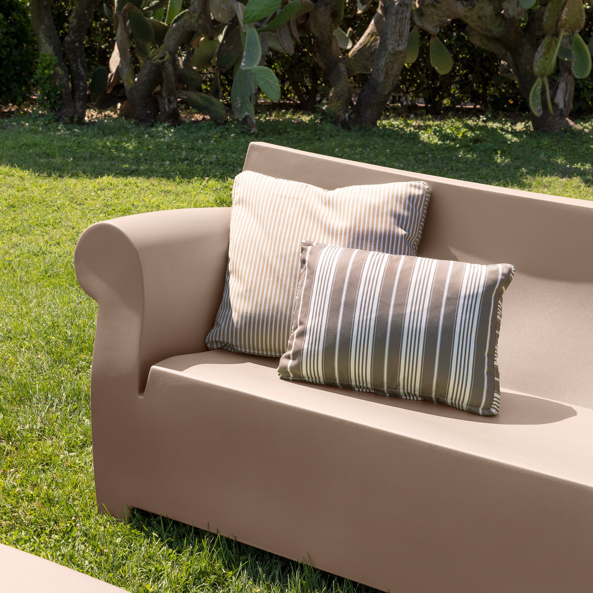 Bubble Club 2-Seater Outdoor Sofa
