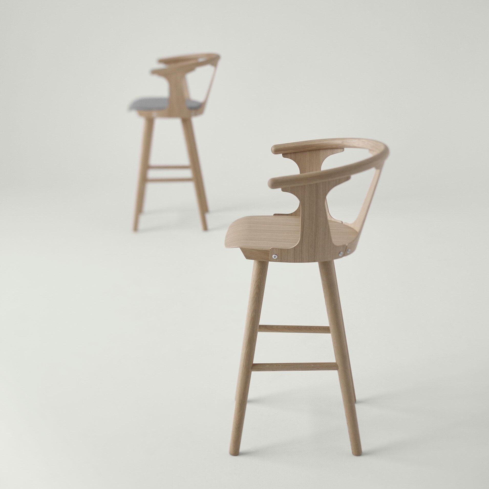 In Between SK7 Barstool