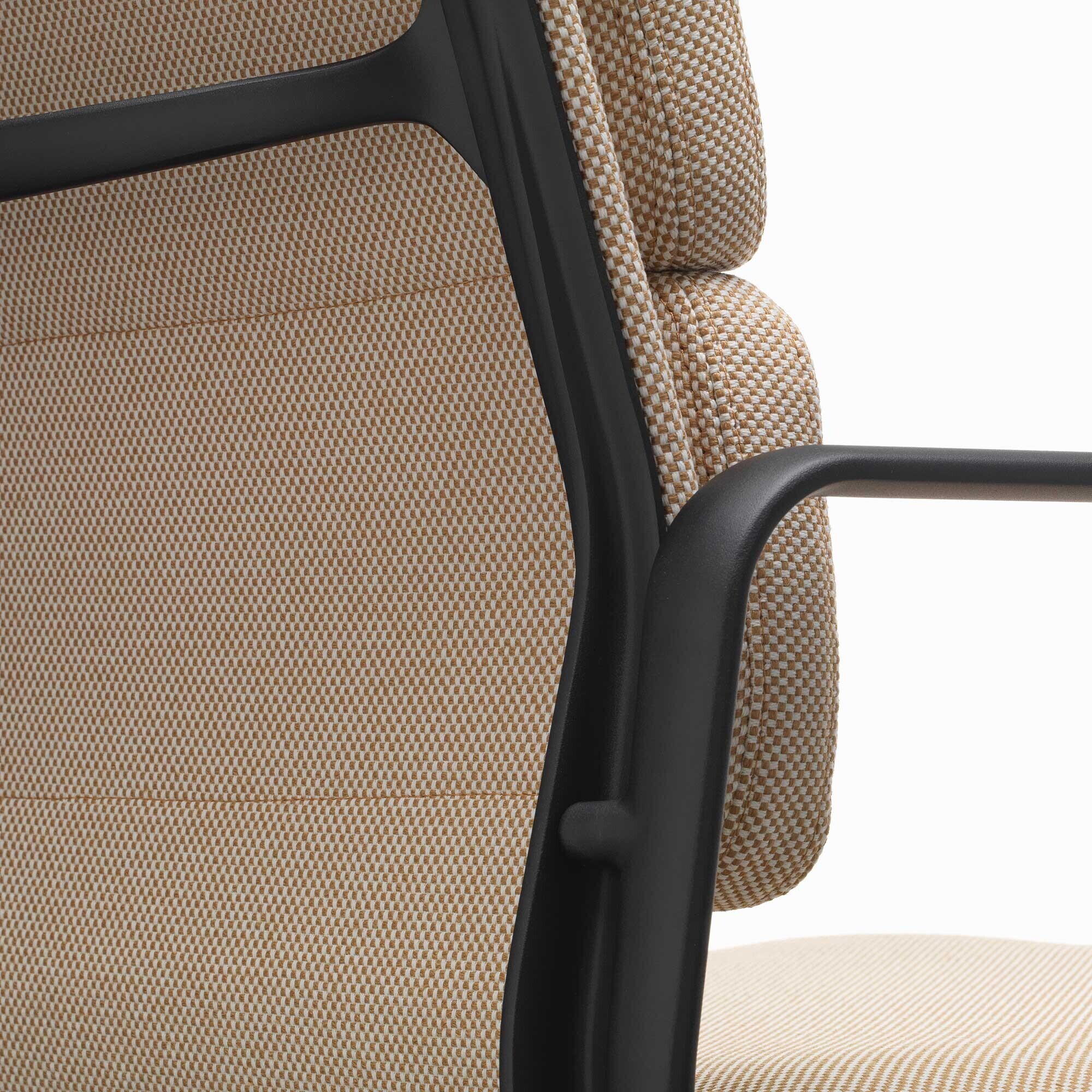 EA 231 Soft Pad Aluminium Chair