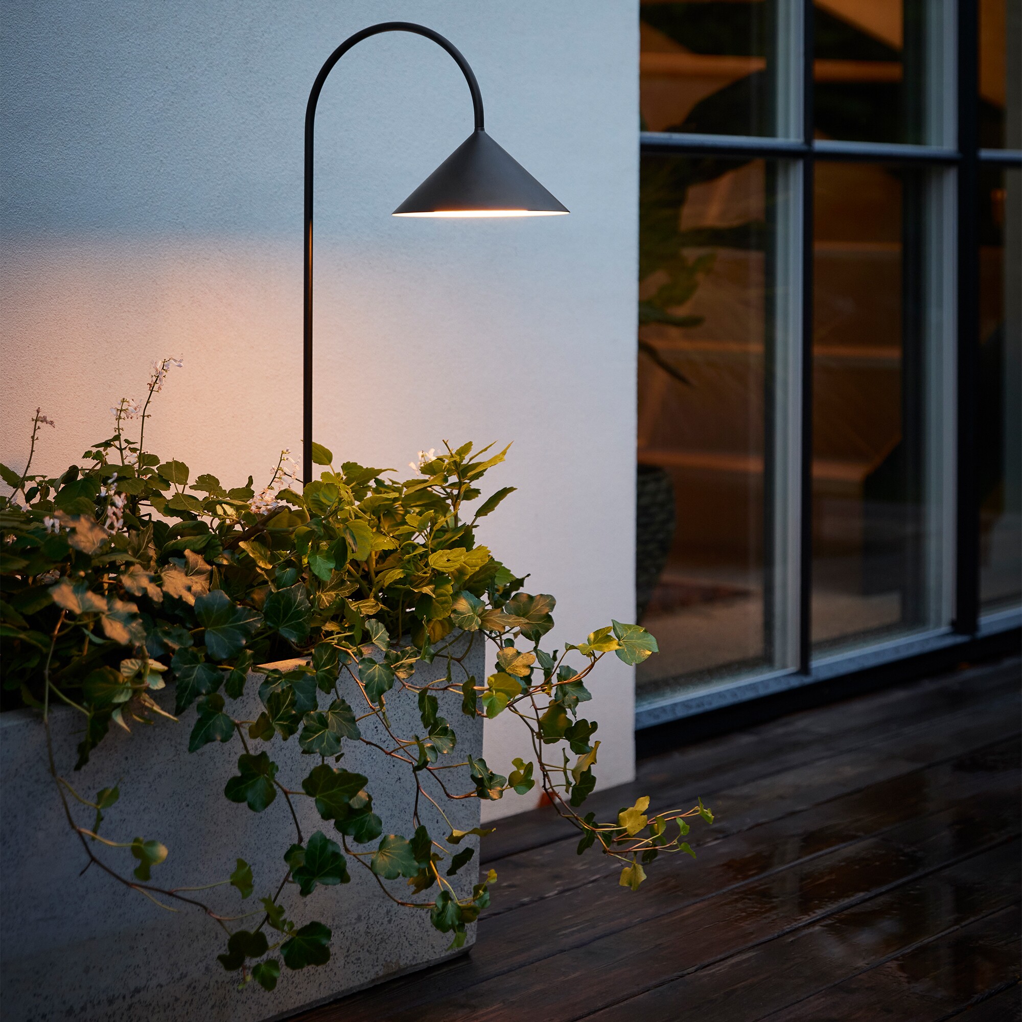 Grasp LED Battery Light with Spear Portable