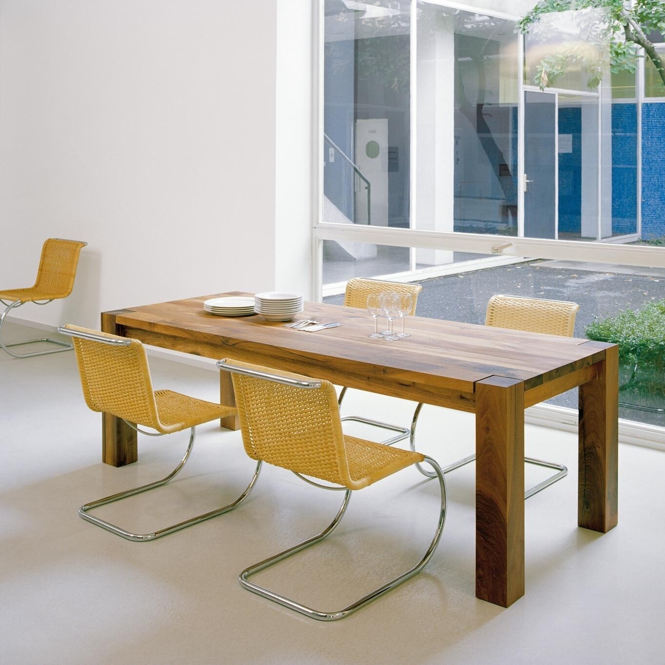 e15 TA04 BigFoot Table