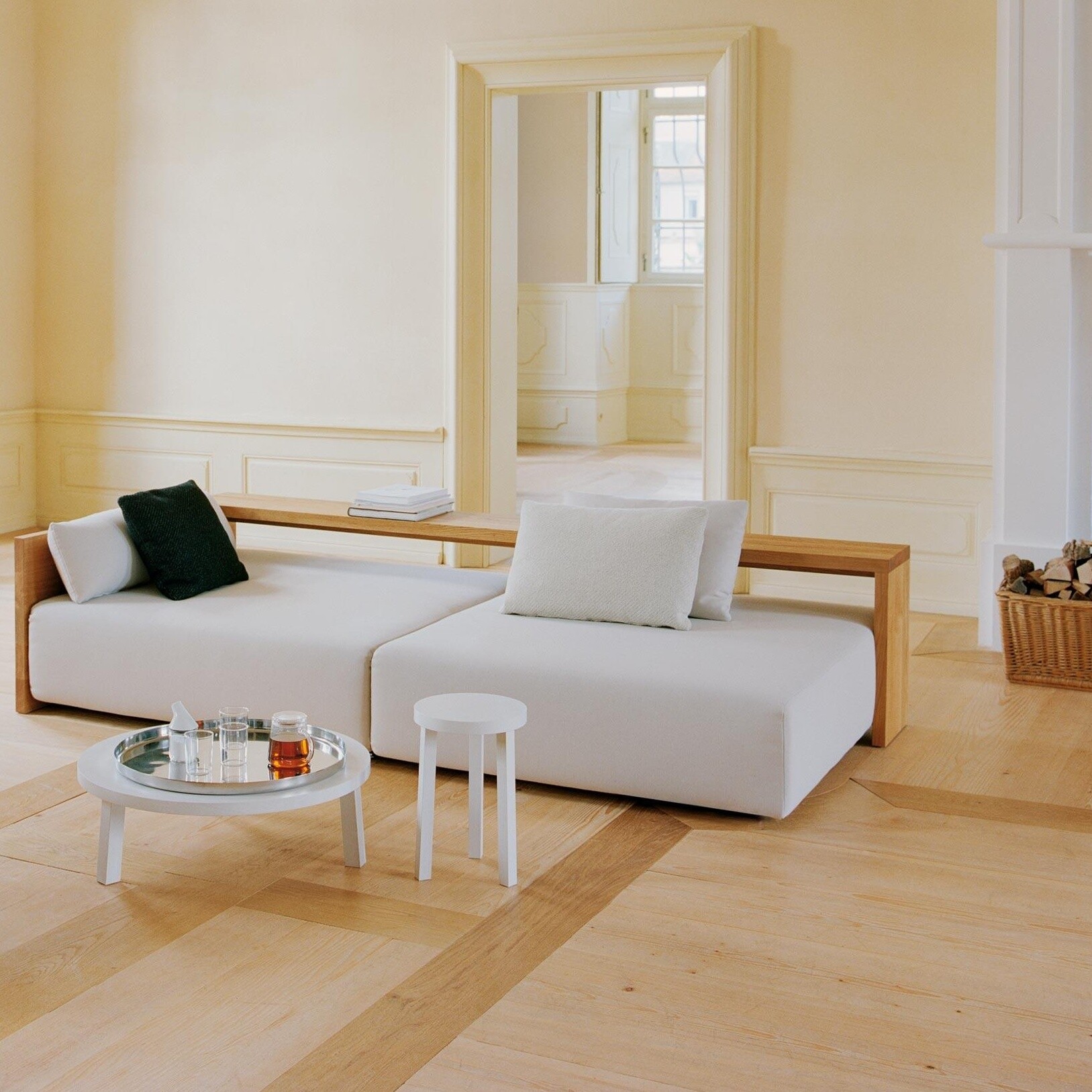 e15 PA05 Leila Coffee Table