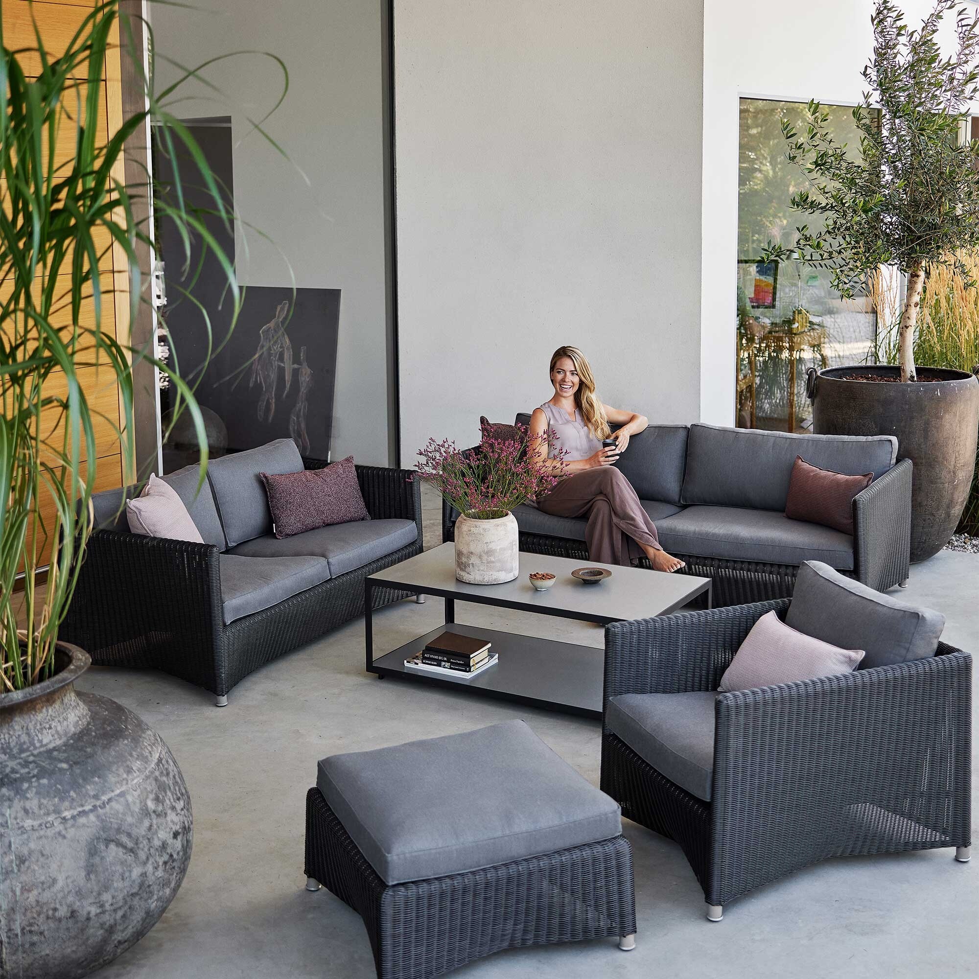 Diamond Outdoor Stool