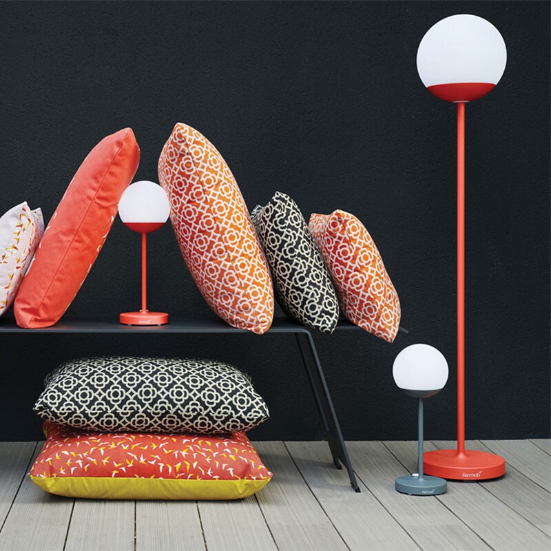 Mooon! LED Table Lamp With Battery