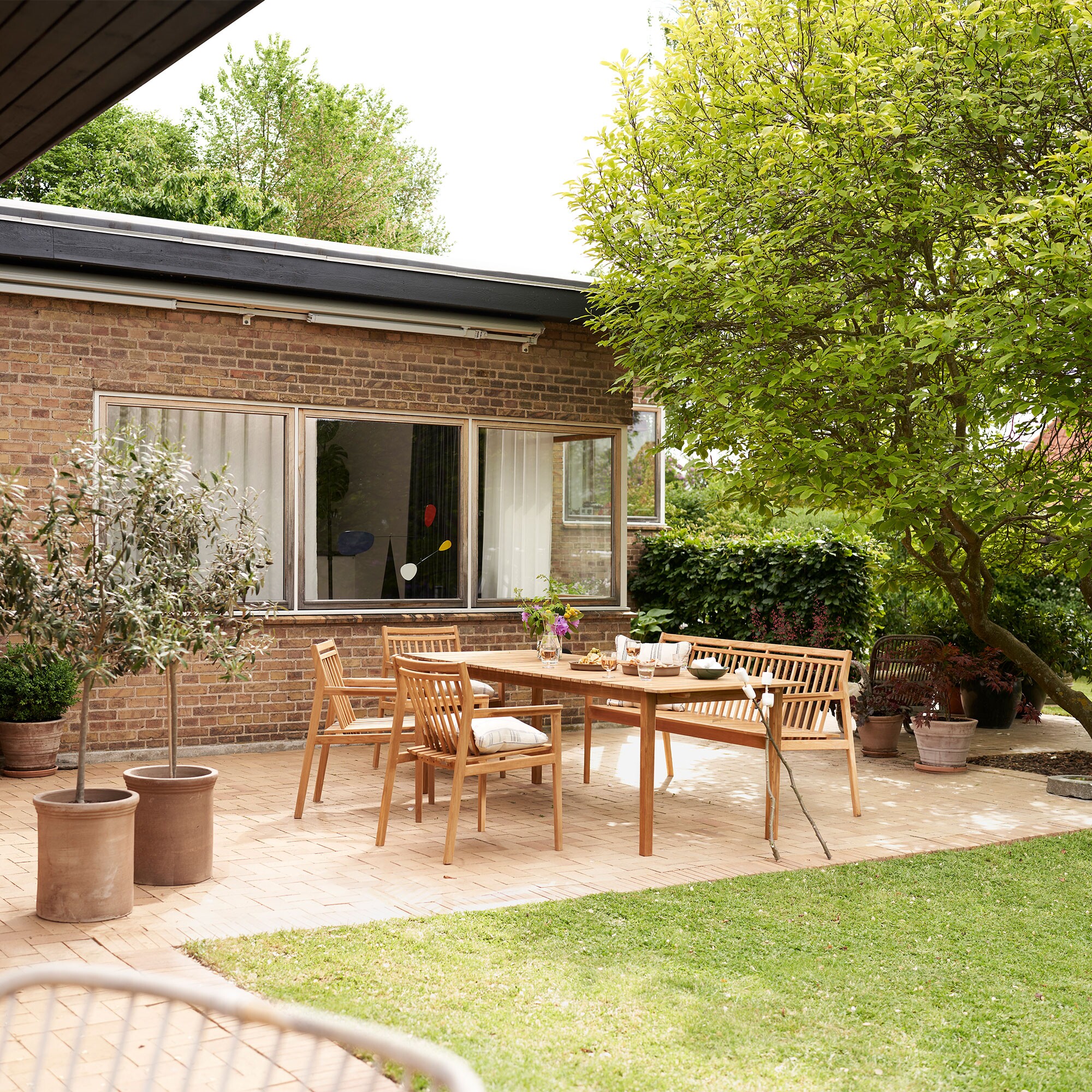 M2 Sammen Teakwood Garden Table