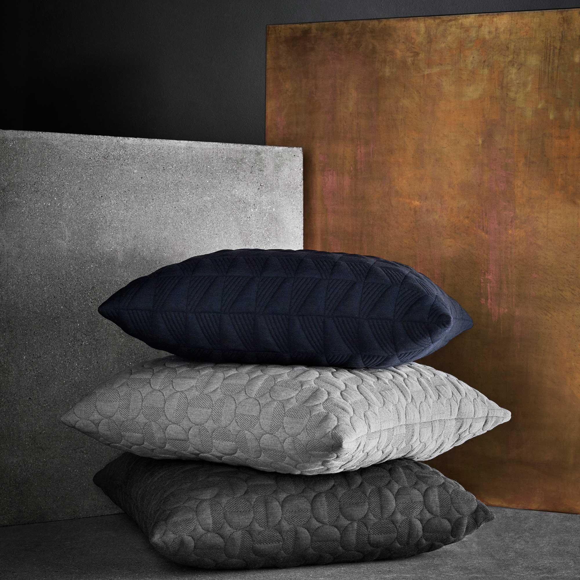 AJ Cushion Trapeze 50x50cm