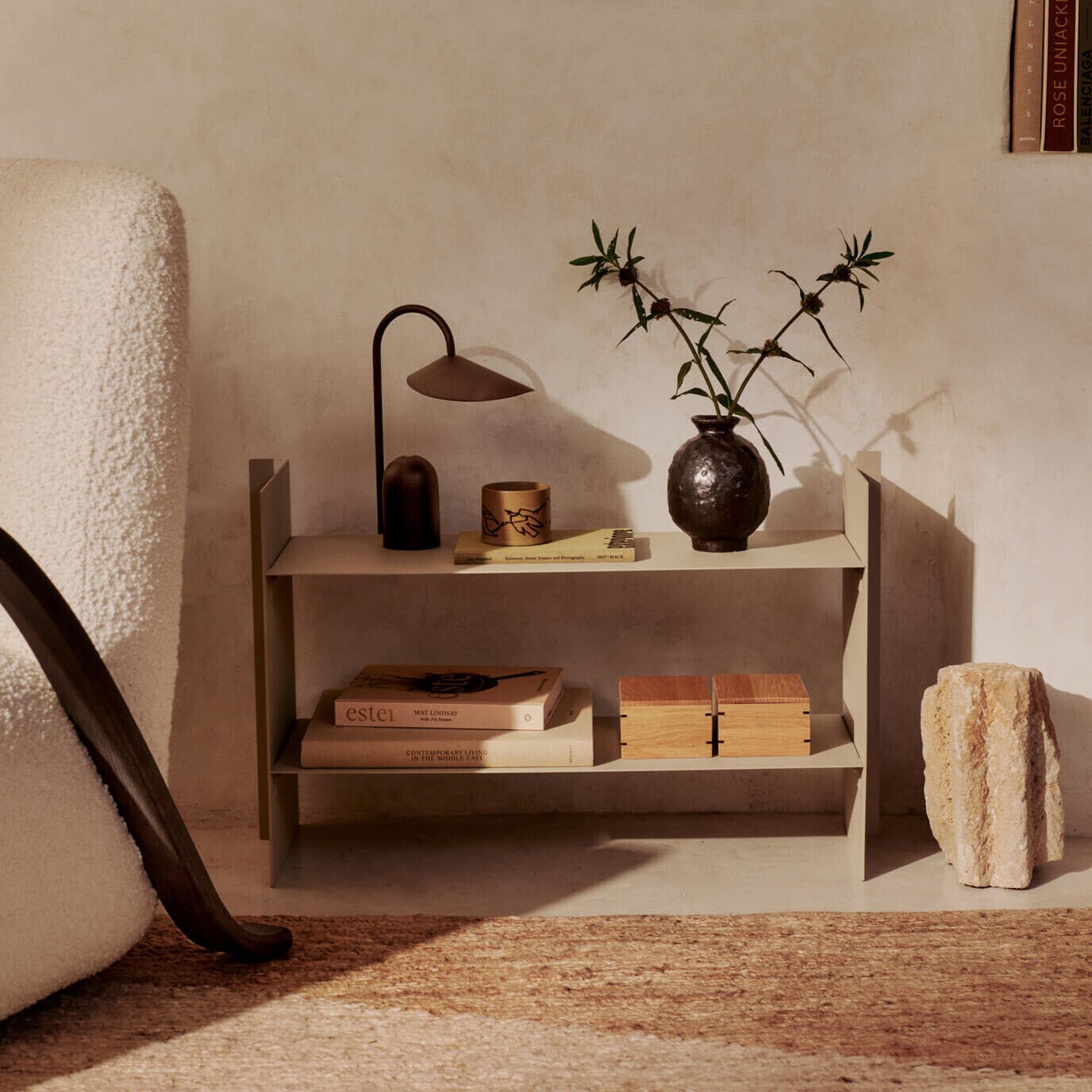 Lager Standing Shelf Low