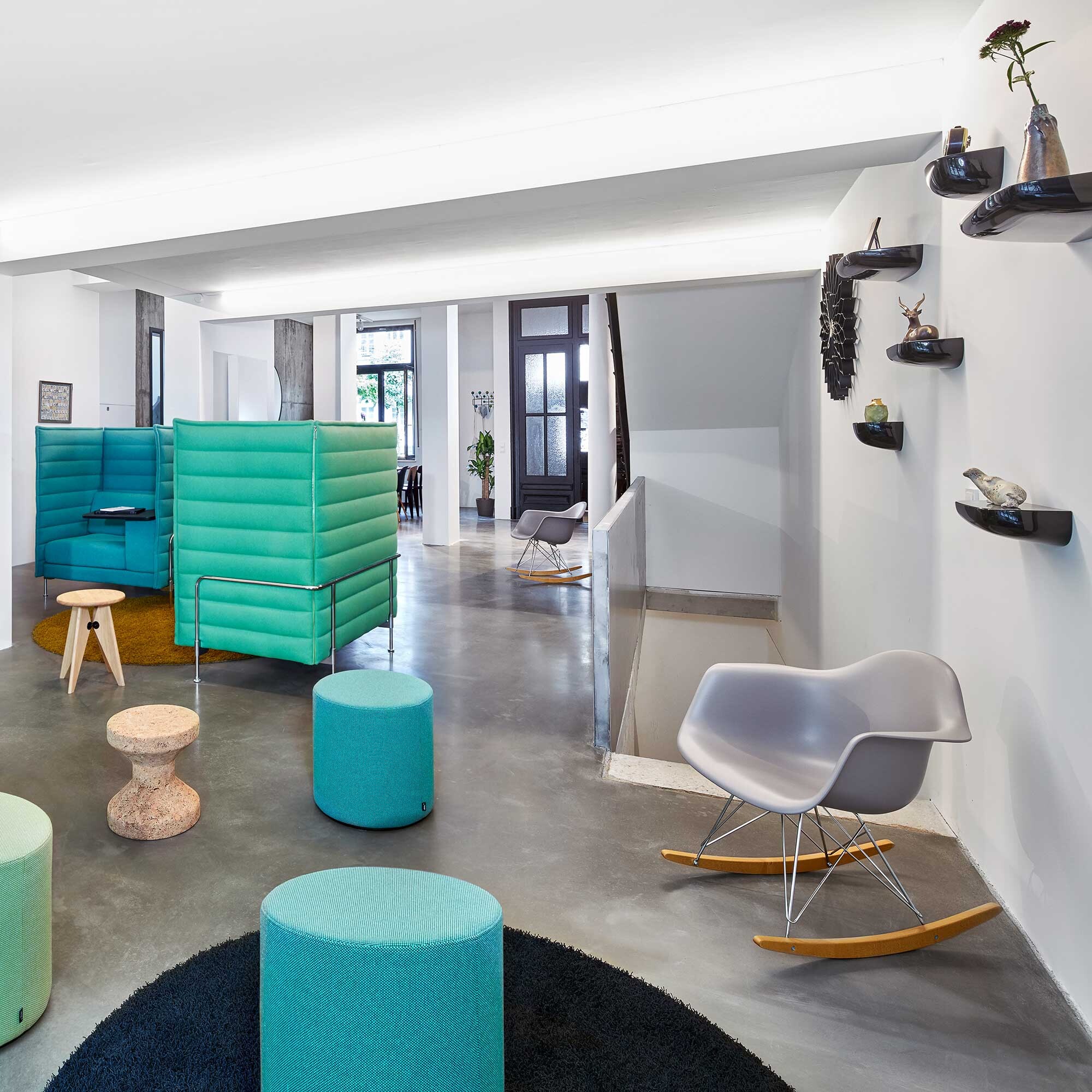 Eames Plastic Armchair RAR RE Rocking Chair Chromed