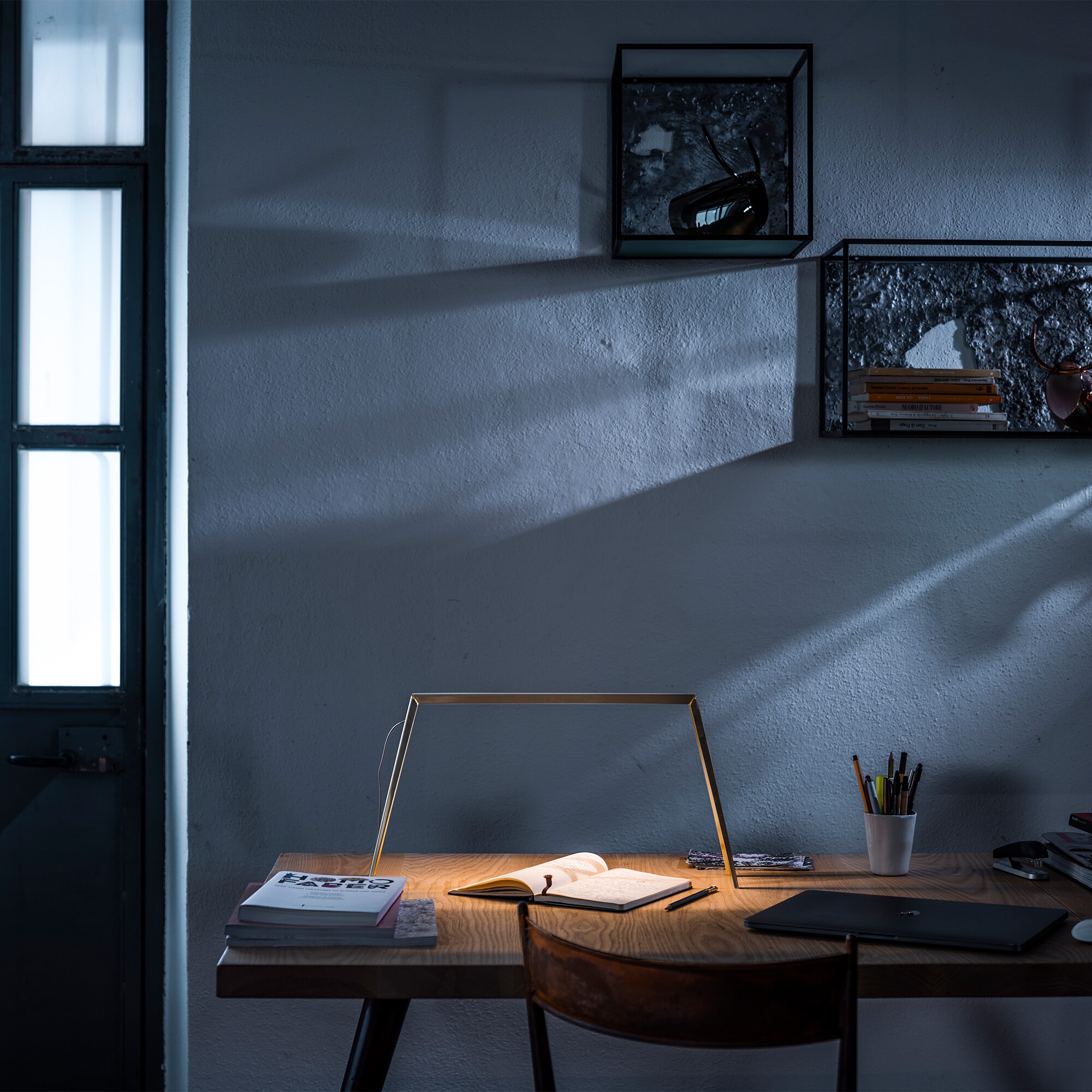 Bridge 1 LED Table Lamp