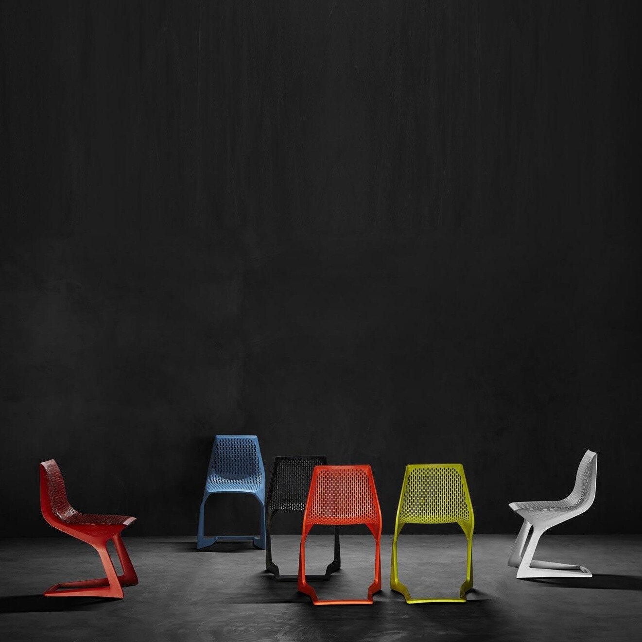 Myto Cantilever Chair