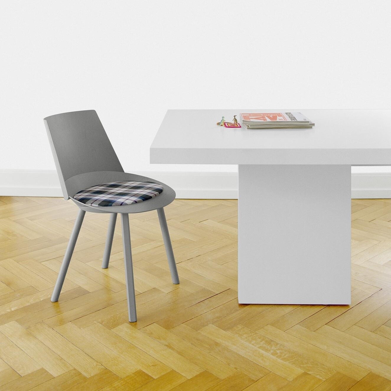 e15 CH04 Houdini Chair