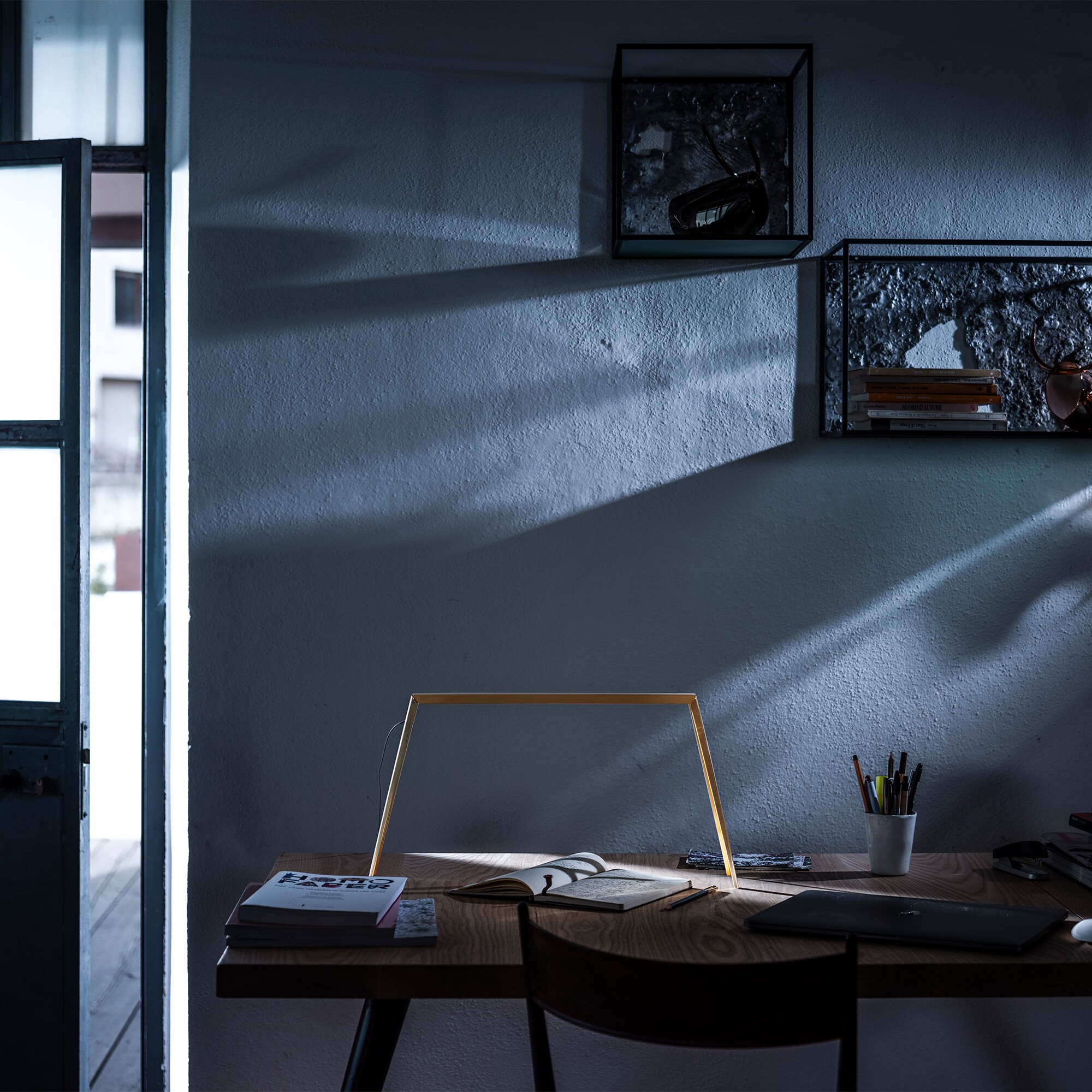 Bridge 1 LED Table Lamp