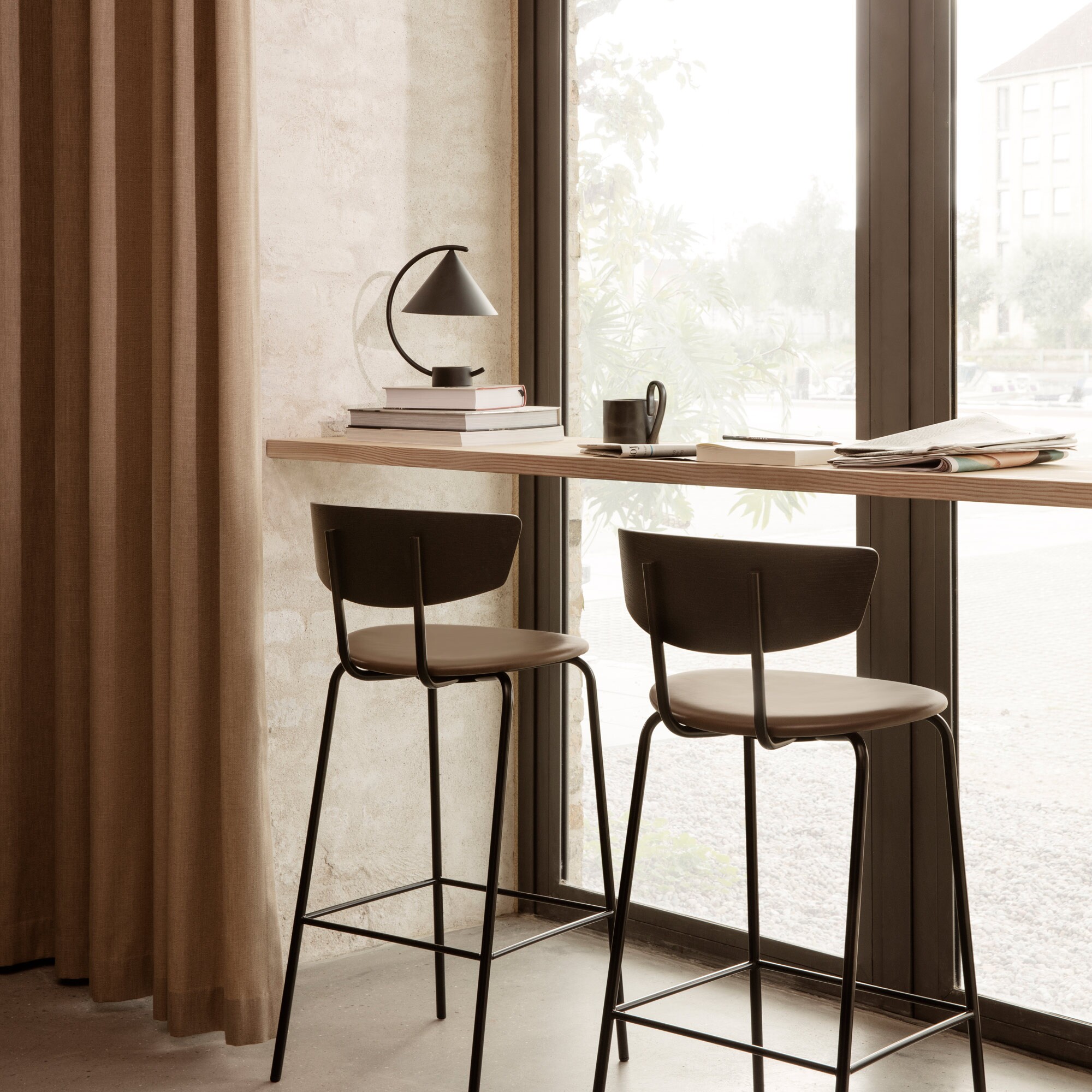 Meridian LED Lamp with Battery