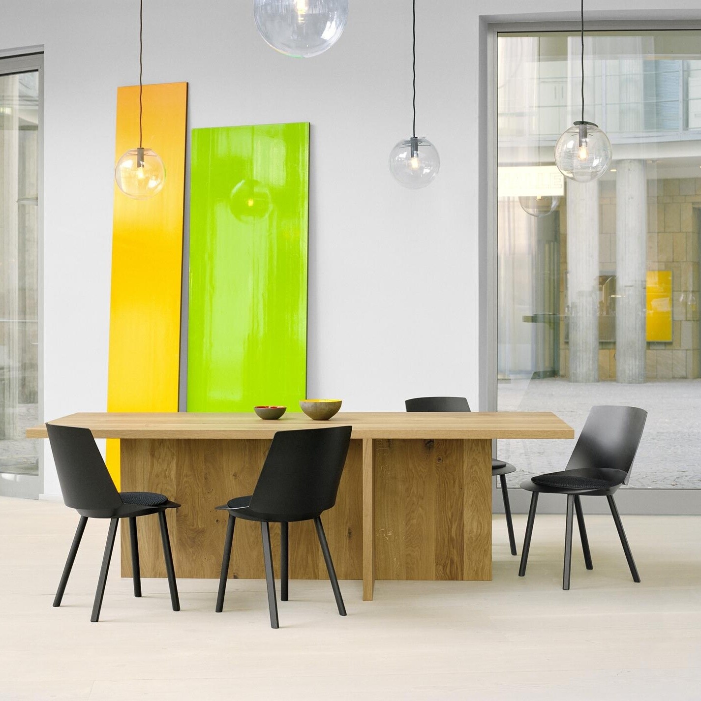 e15 CH04 Houdini Chair