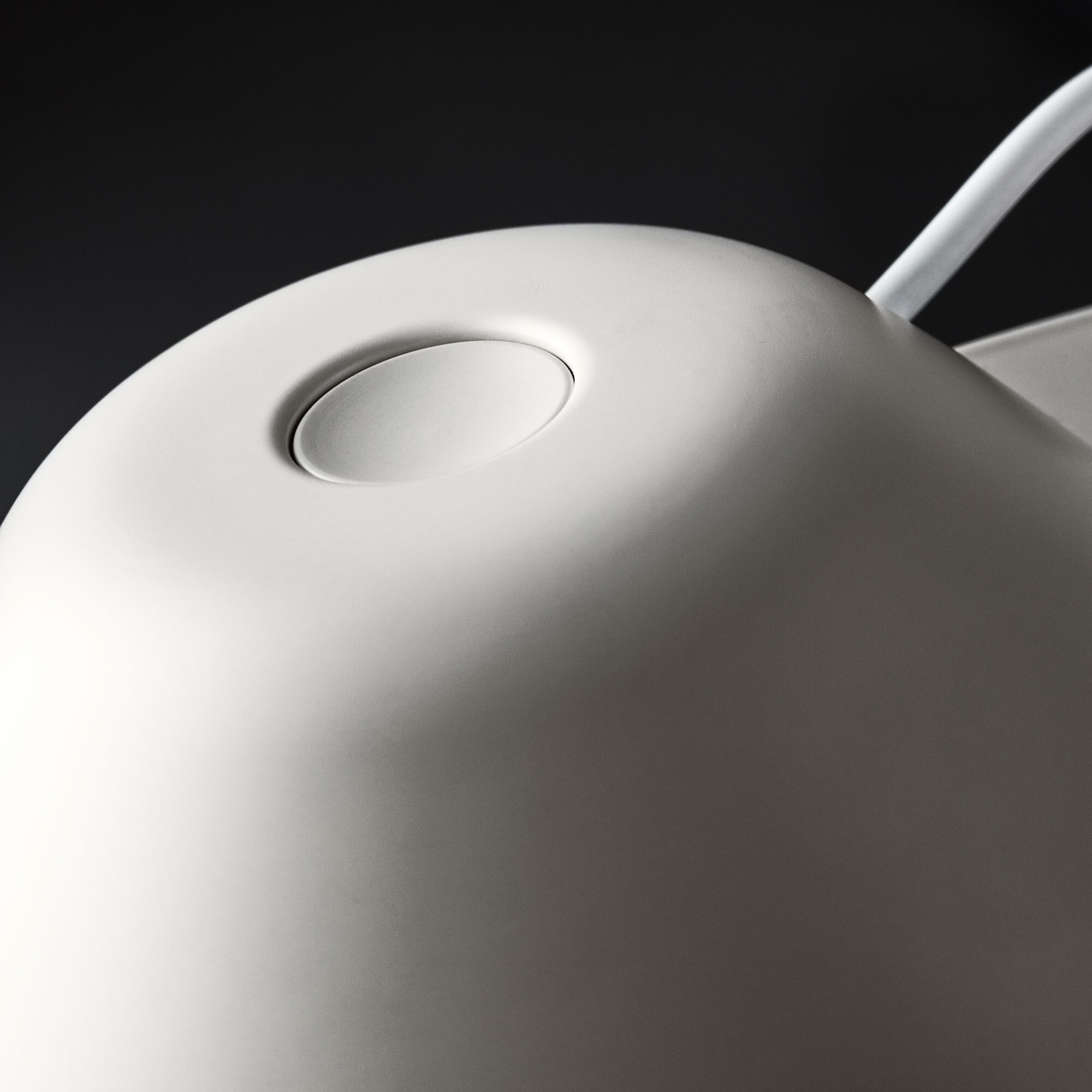 AQ01™ LED Table Lamp