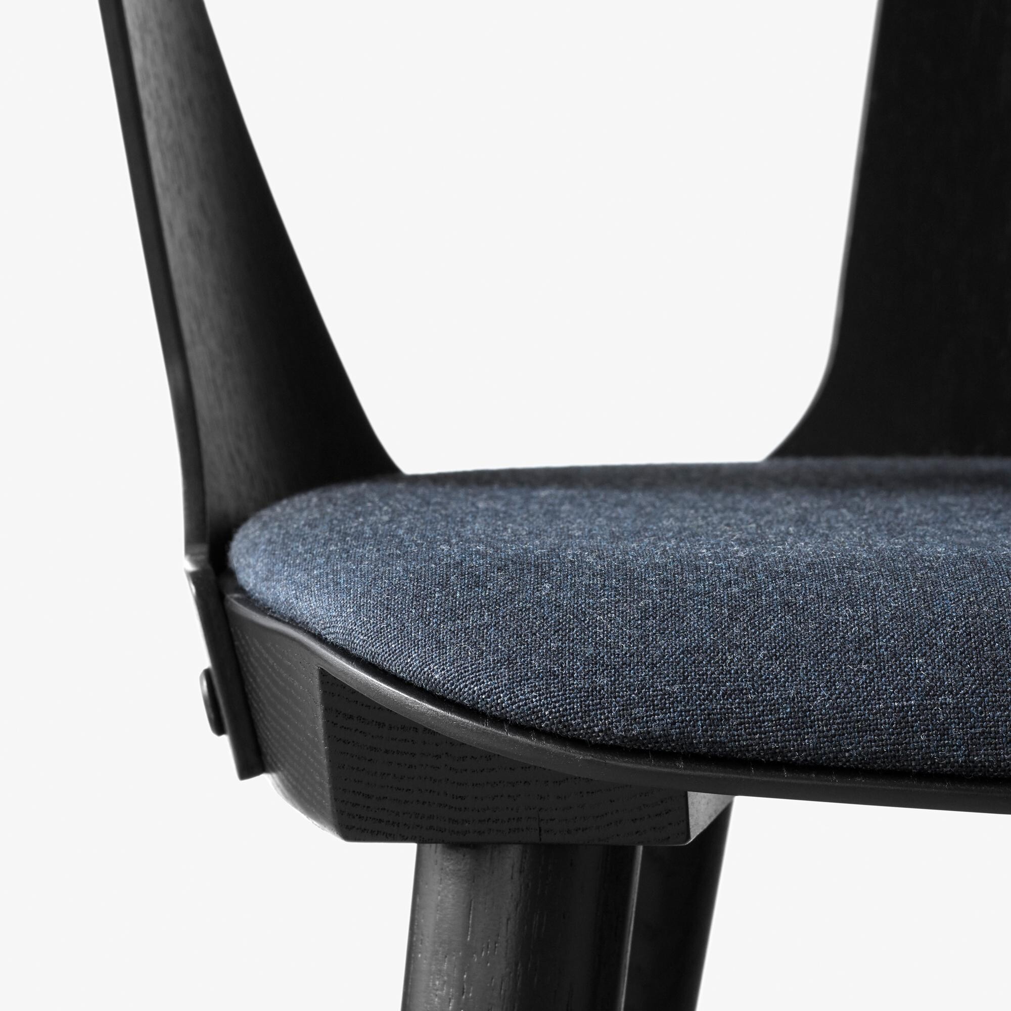 In Between SK2 Chair Upholstered Frame Oak