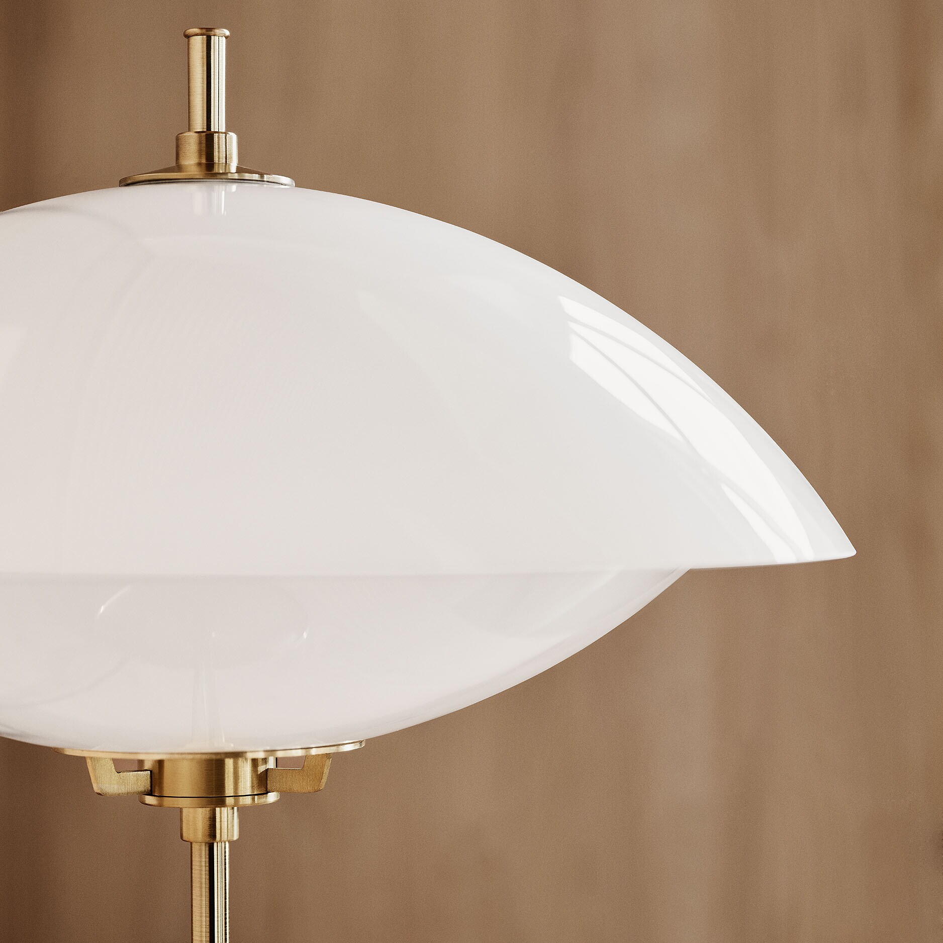 Clam™ Table Lamp