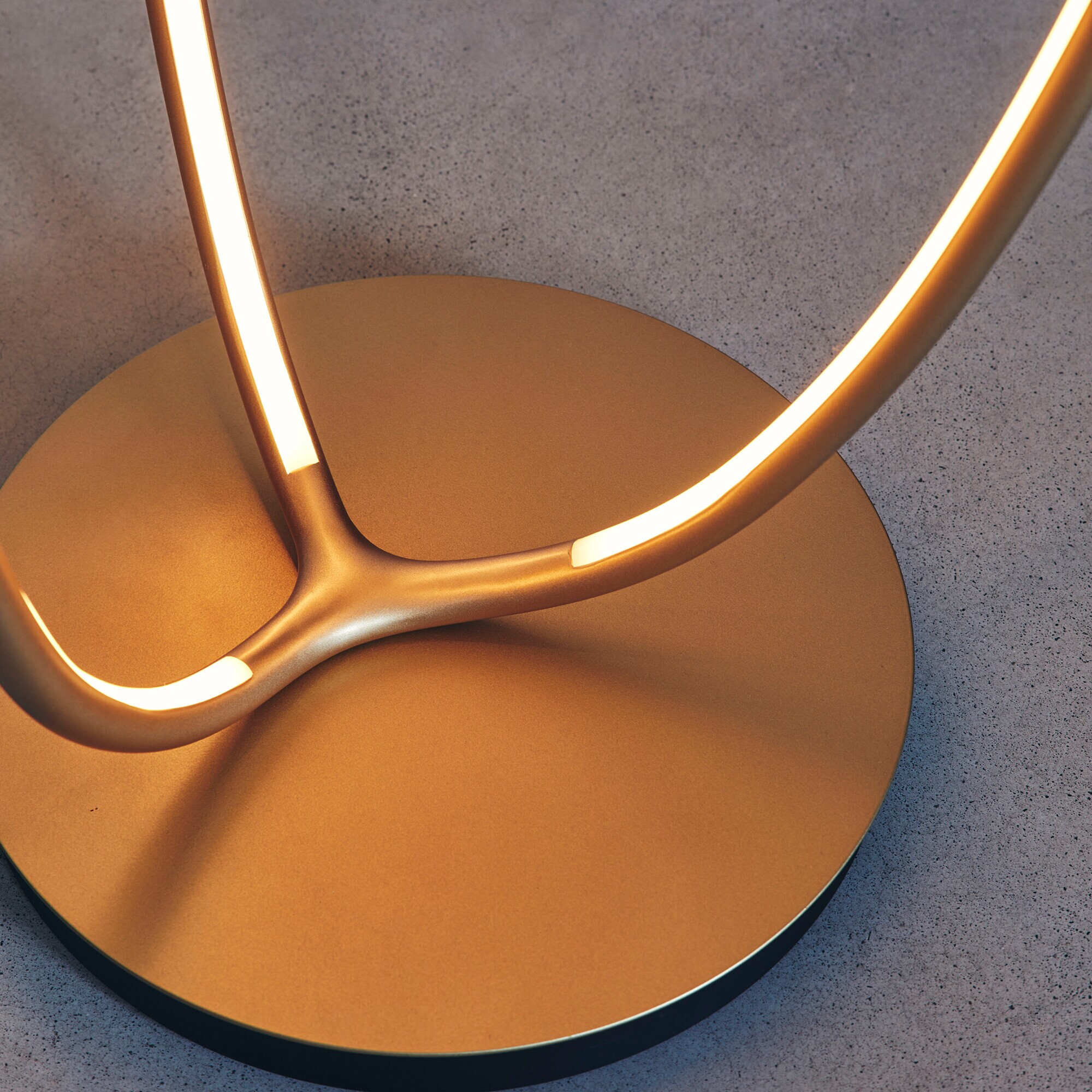 Arrival LED Floor Lamp