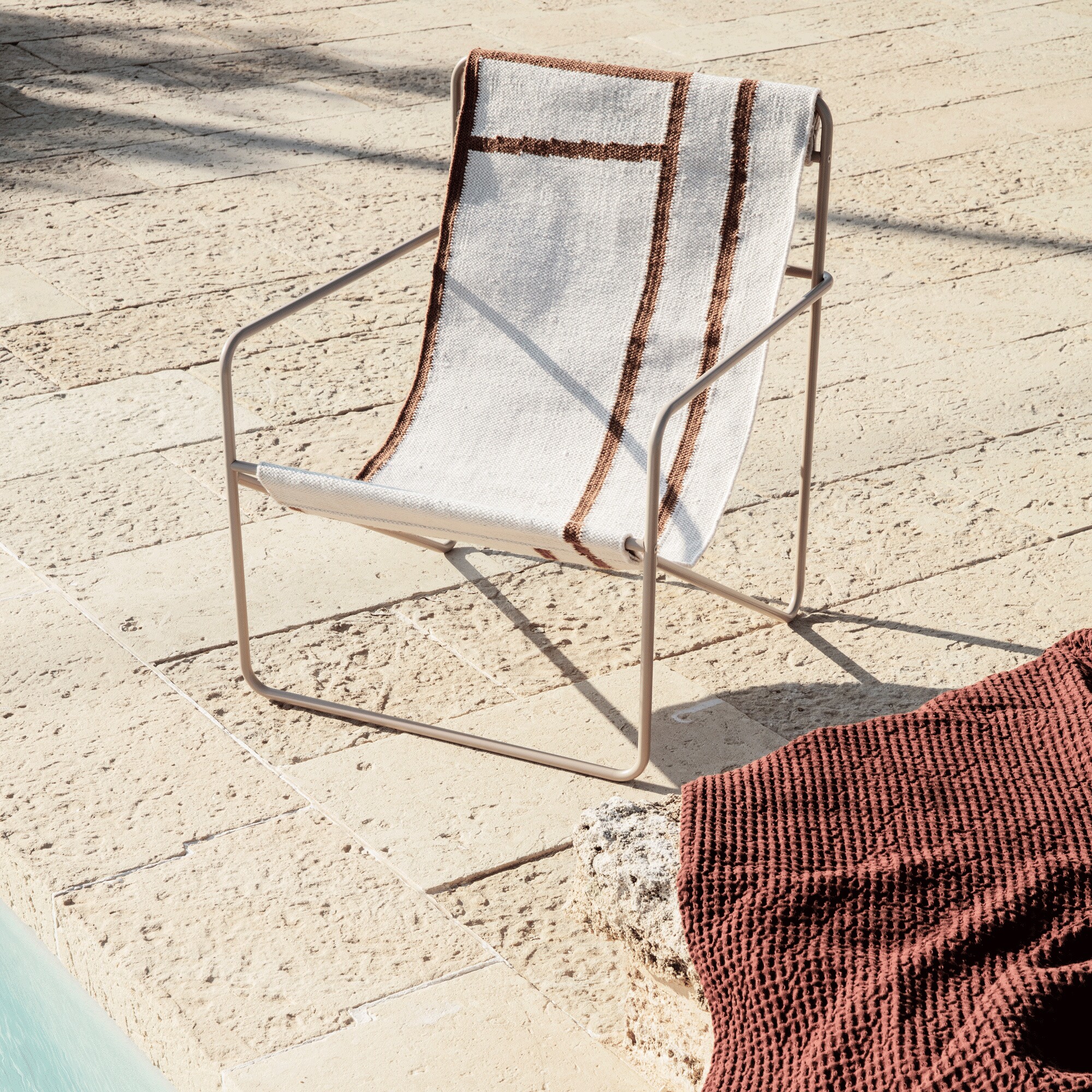 Desert Lounge Chair Cashmere Frame