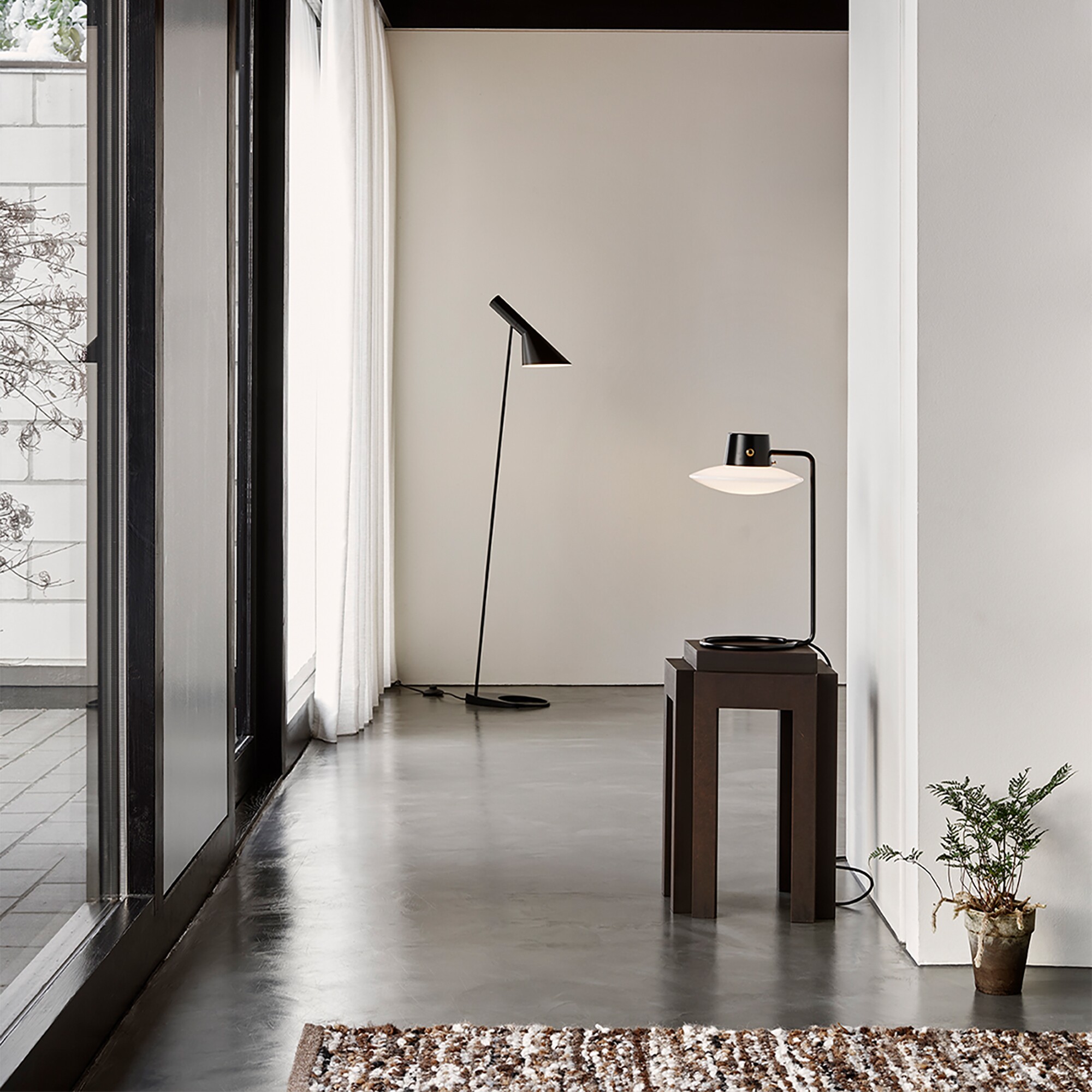 AJ Oxford Table Lamp H 41cm