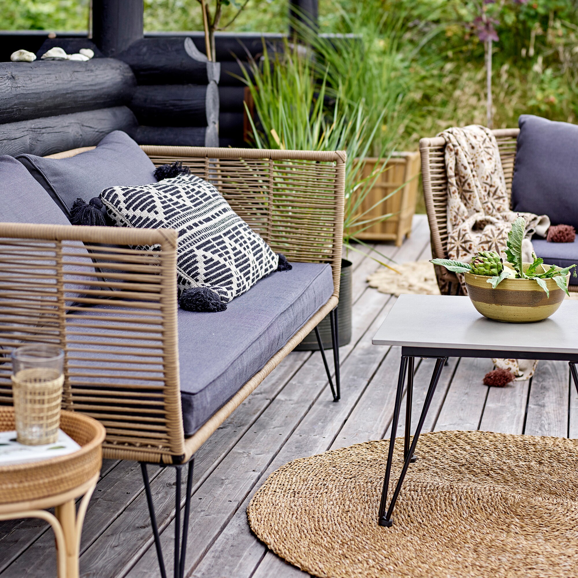 Mundo Outdoor Coffee Table