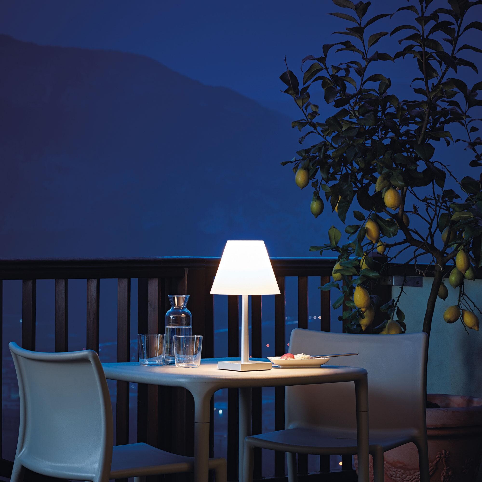 Dina+ LED Table Lamp With Battery