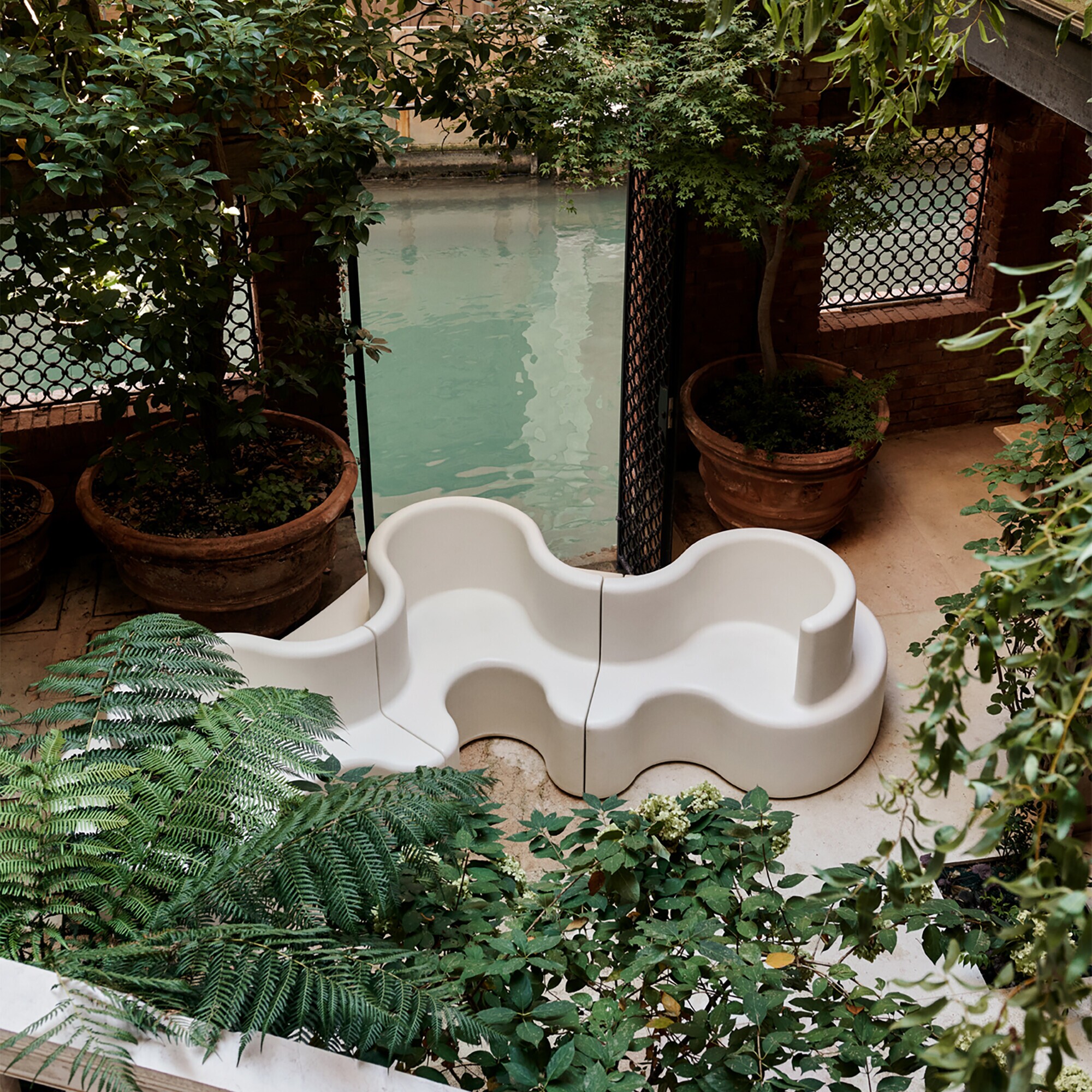 Cloverleaf In/Outdoor Sofa 371x158x80cm