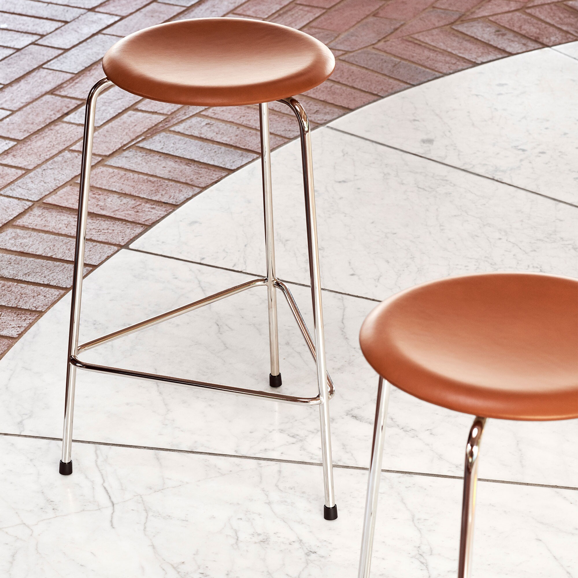 Dot™ Bar Chair