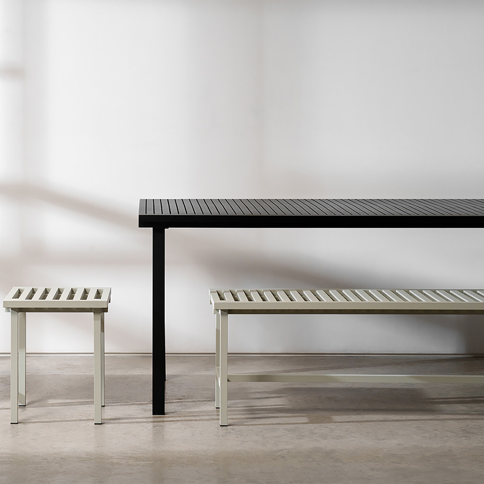 19 Outdoors Dining Table 167.5x80.5cm