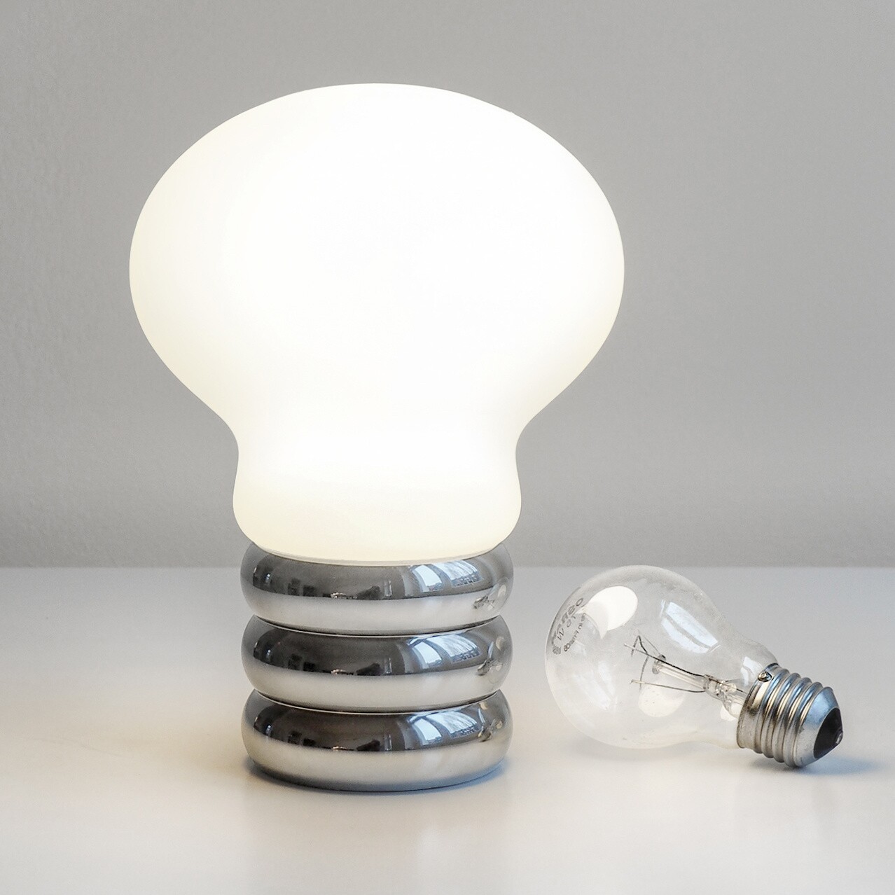 B.Bulb LED Lamp with Battery