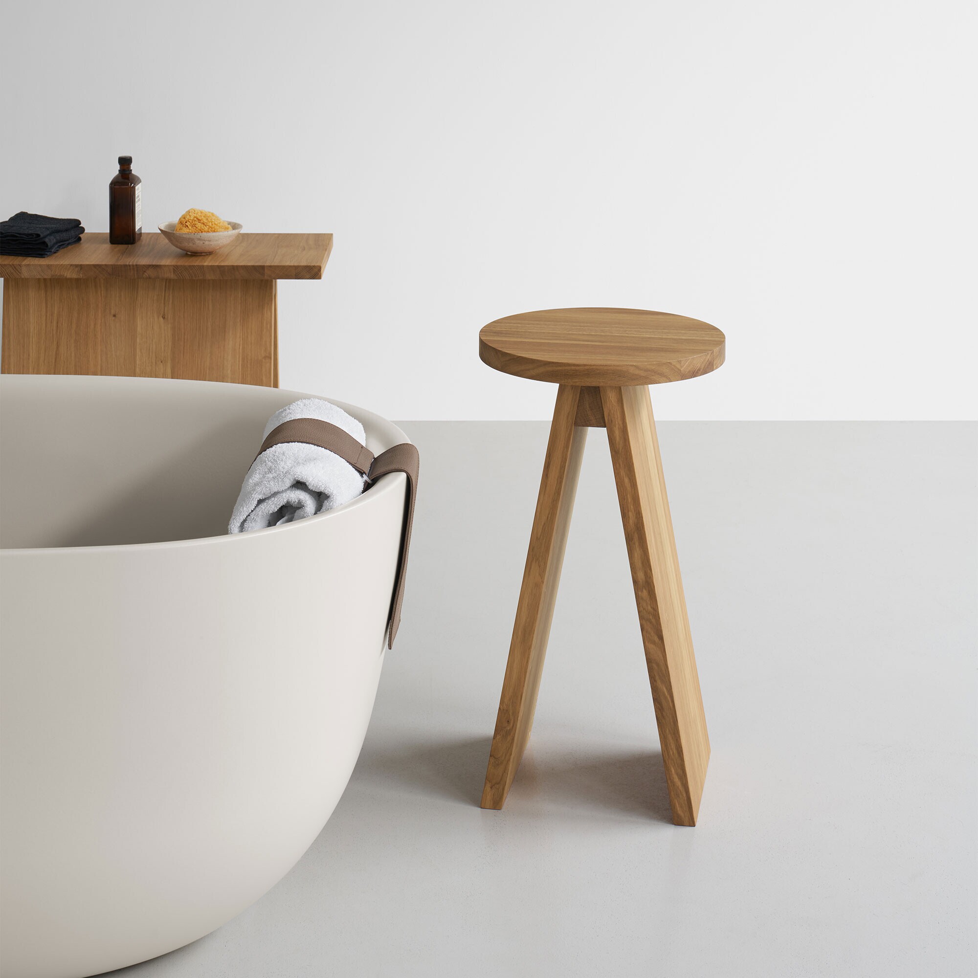 EK01 Bar Stool
