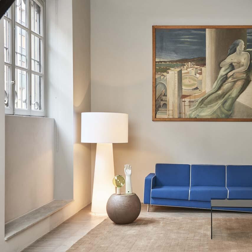 Big Shadow Floor Lamp