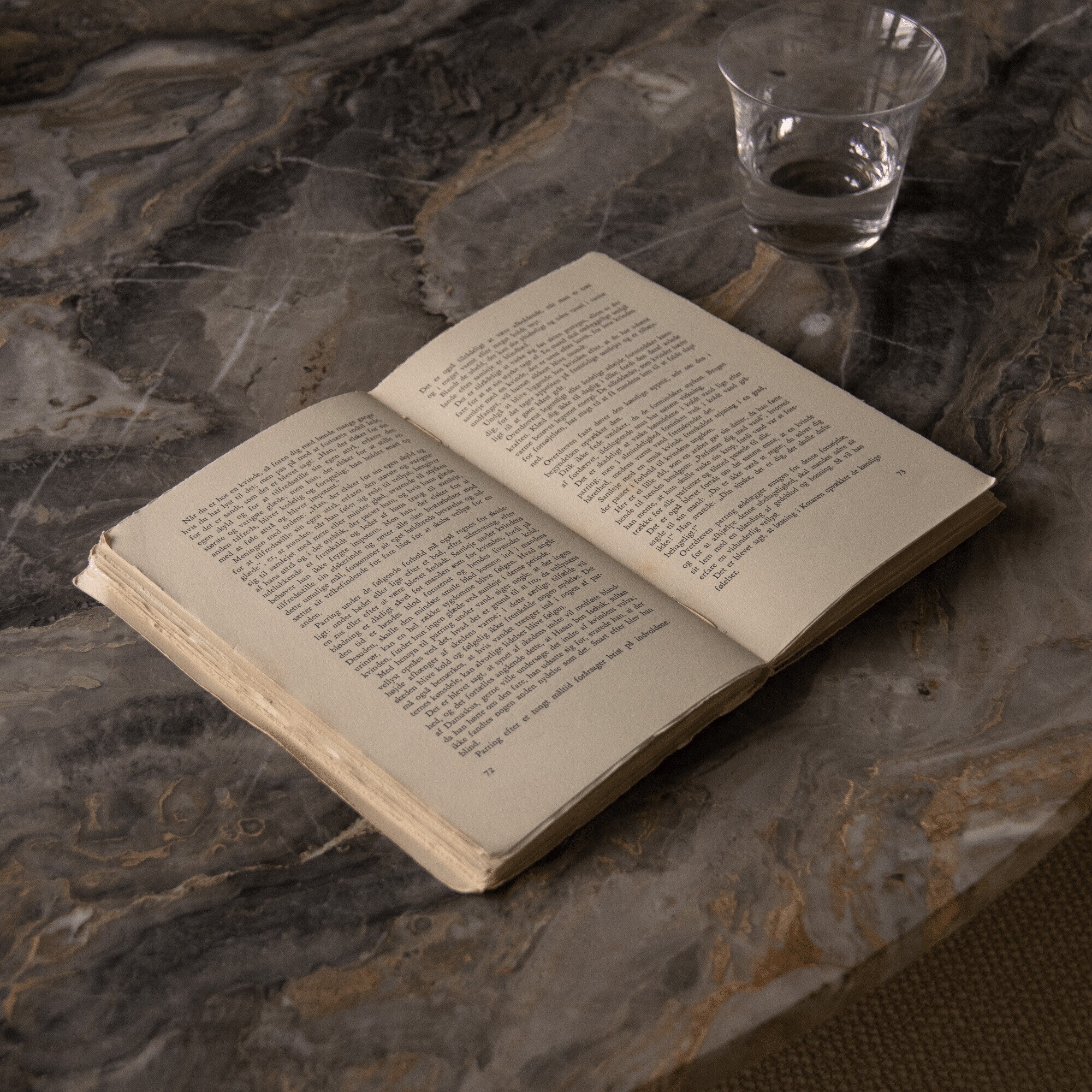 Androgyne Dining Table Ø 120cm marble