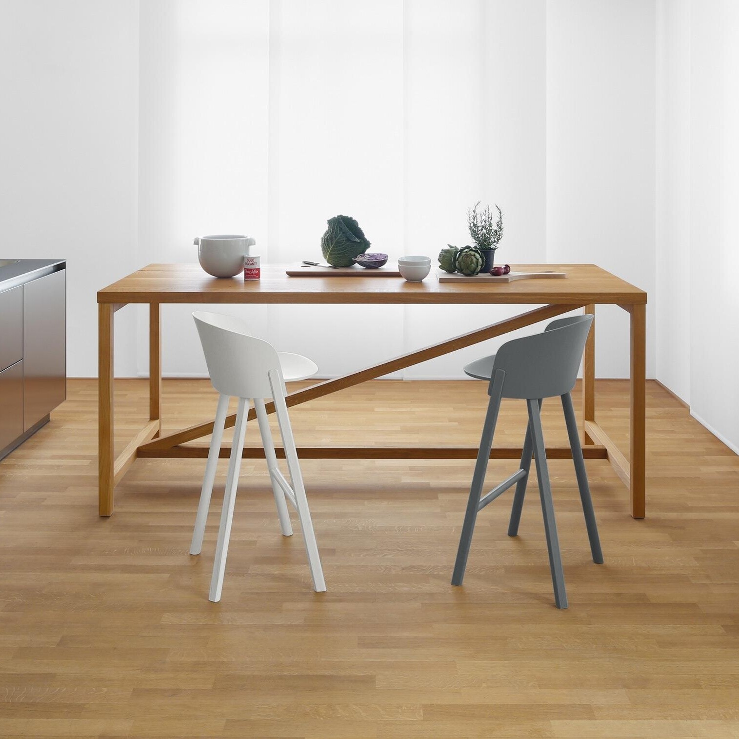 e15 TA21 Platz Dining Table H 95cm
