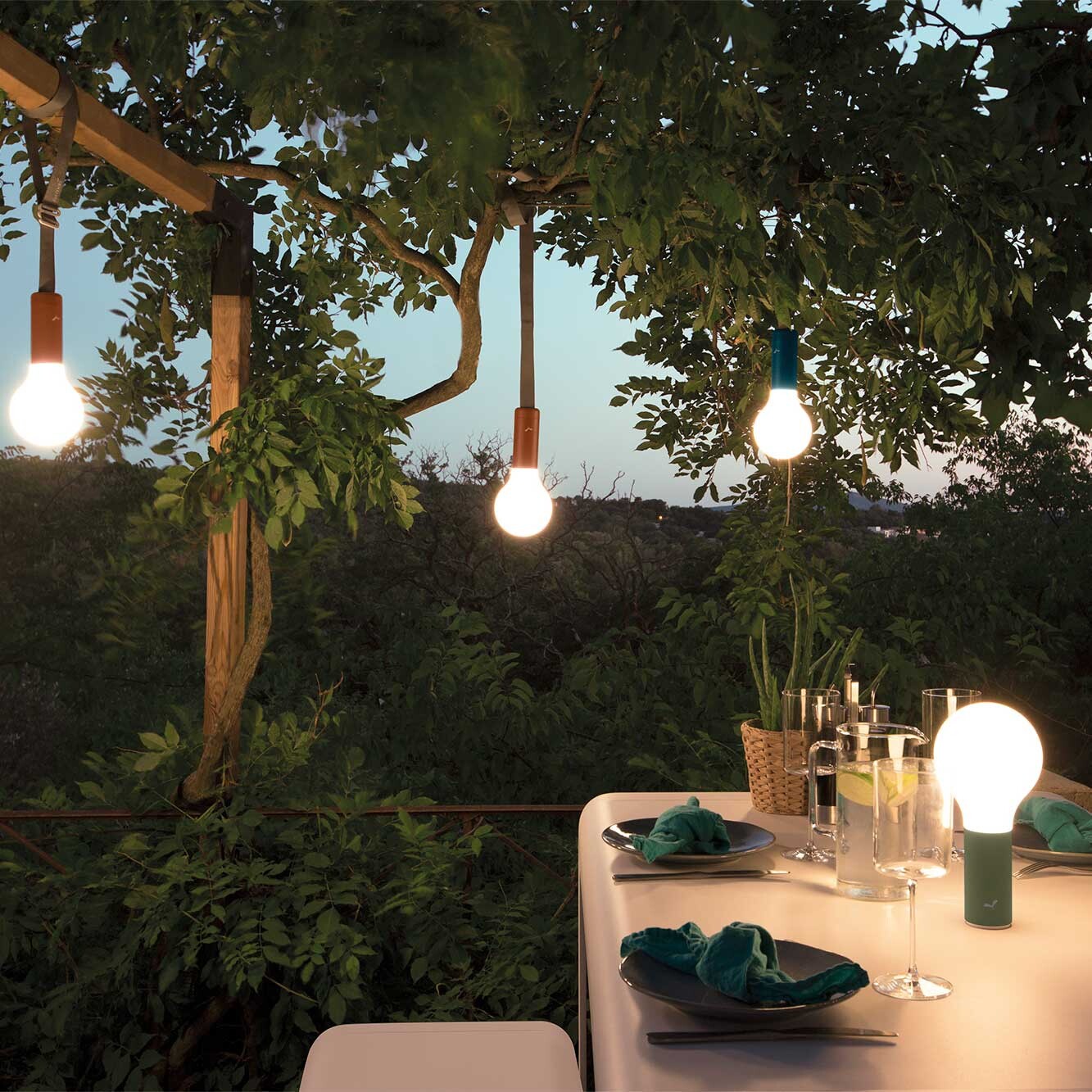 Aplô LED Lamp with Battery