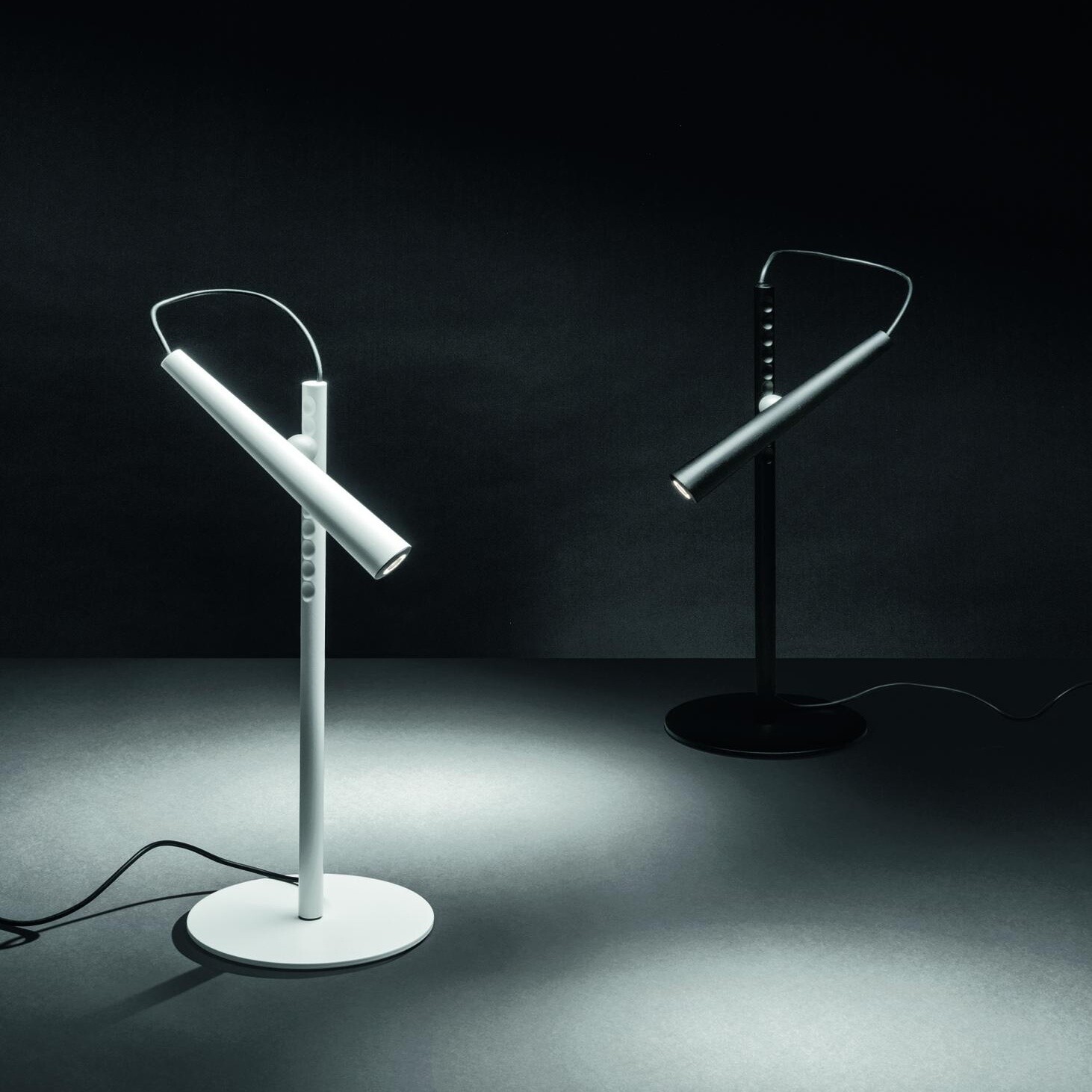 Magneto LED Table Lamp