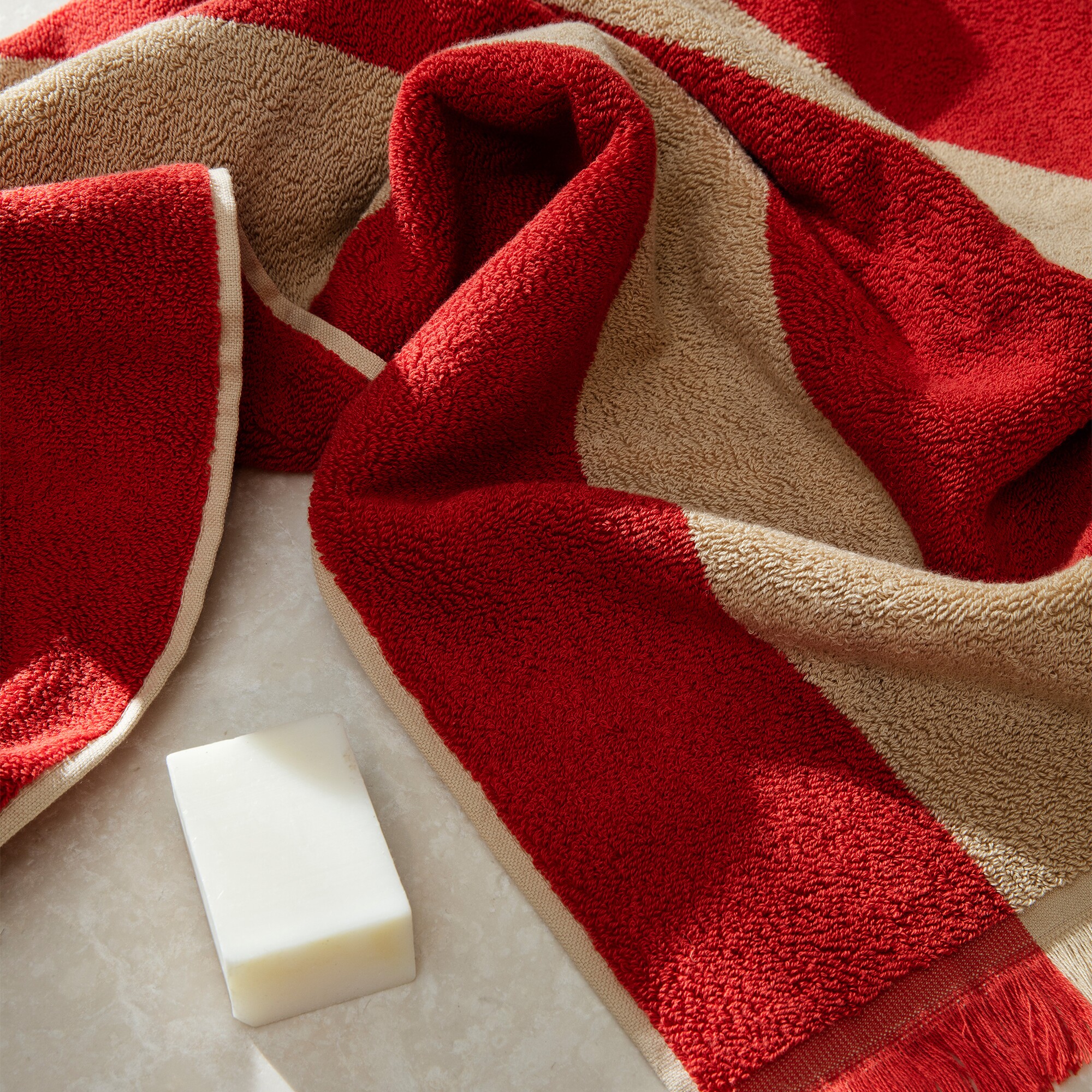 Alee Hand Towel 100x50cm