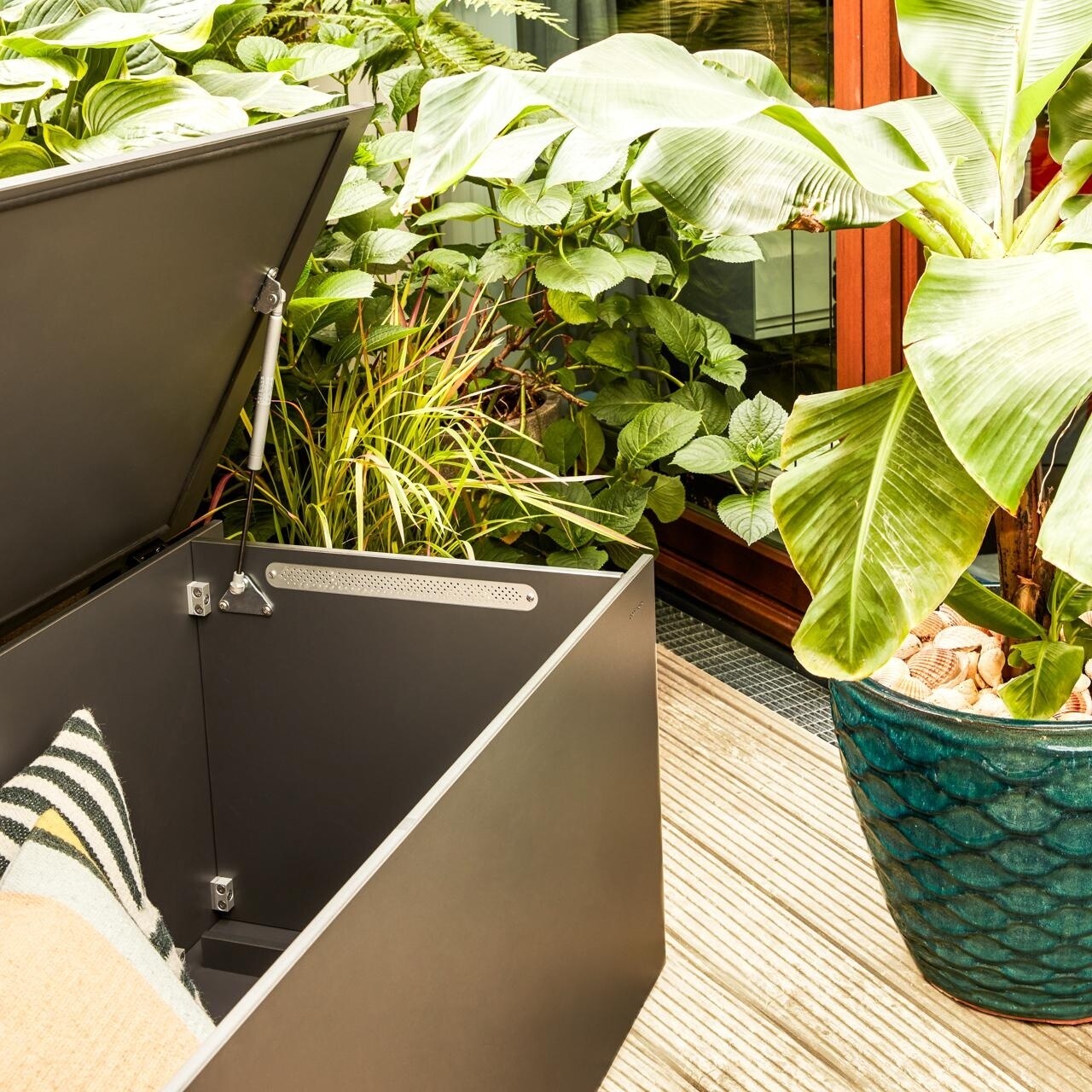 El Pecho Cushion Box M