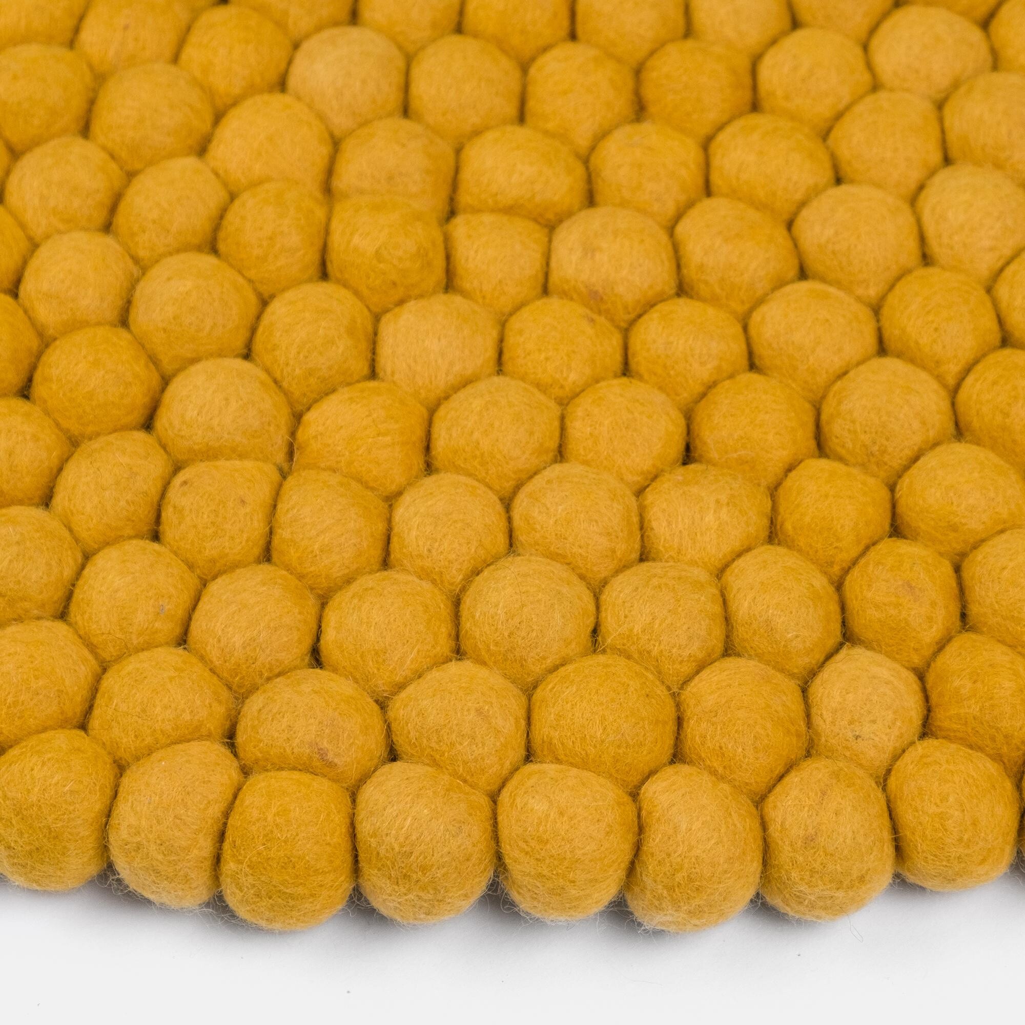 Klara Felt Ball Rug