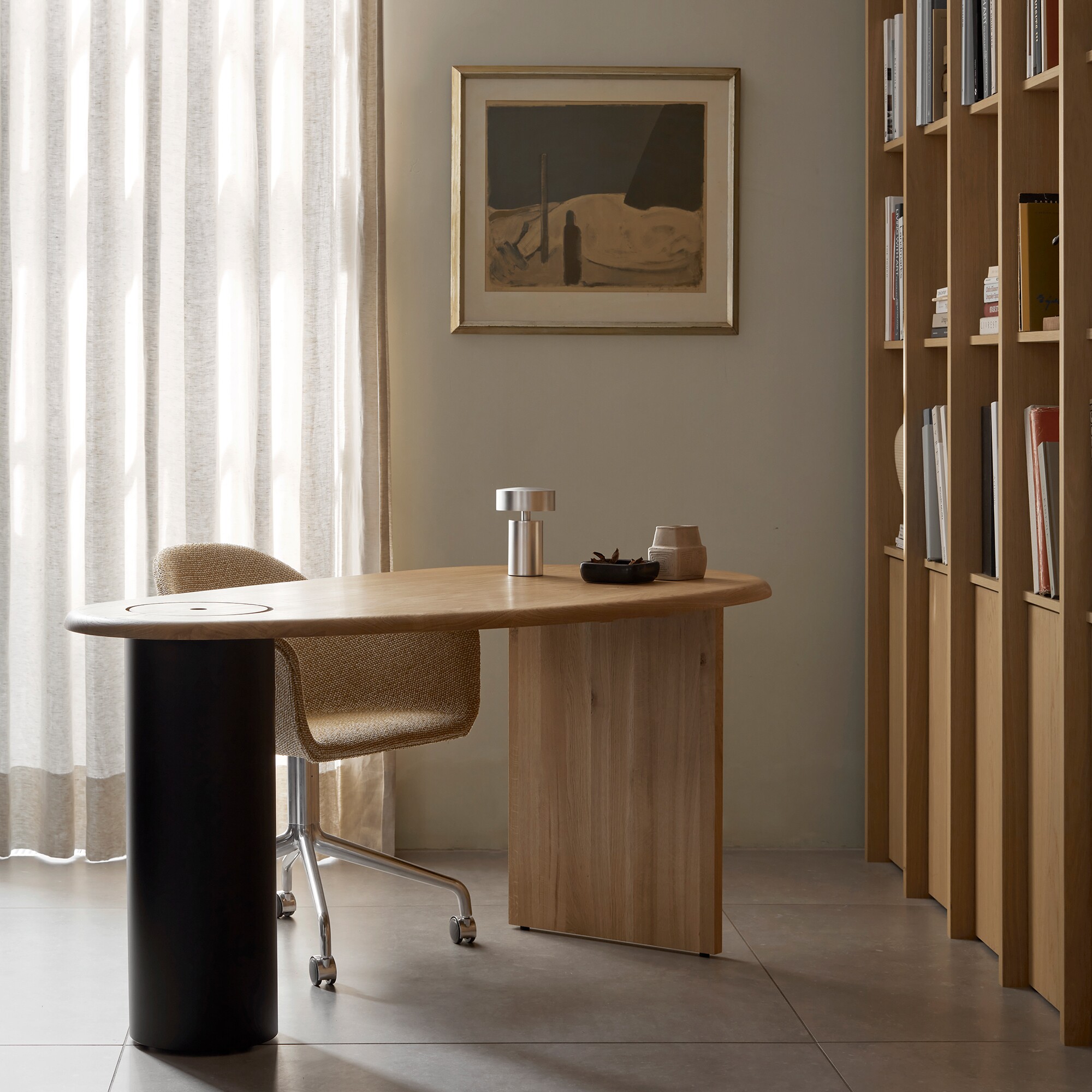 Column Table Lamp with Battery