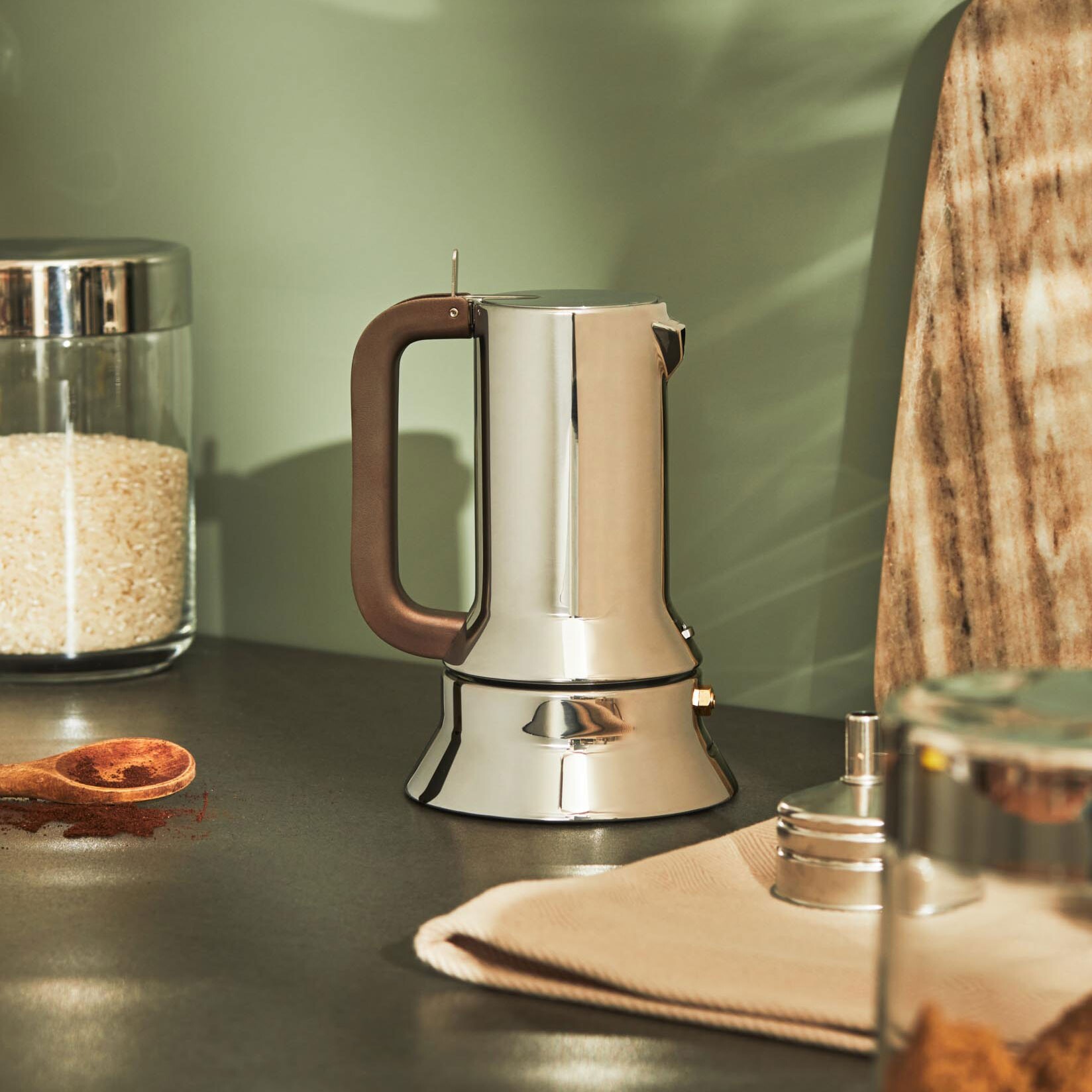 9090 Espresso Maker with Magnetic Base