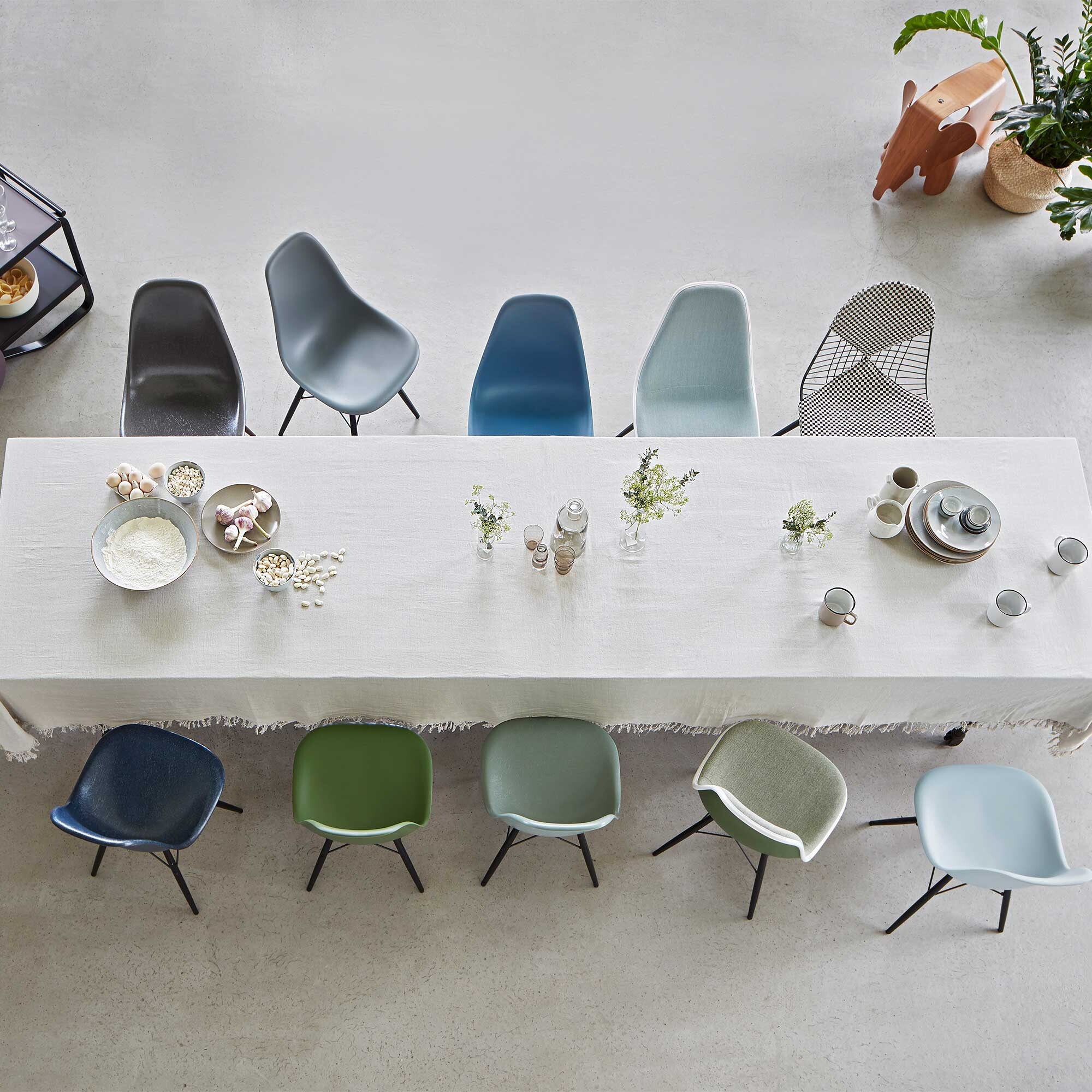 Eames Plastic Side Chair DSX RE Black Base