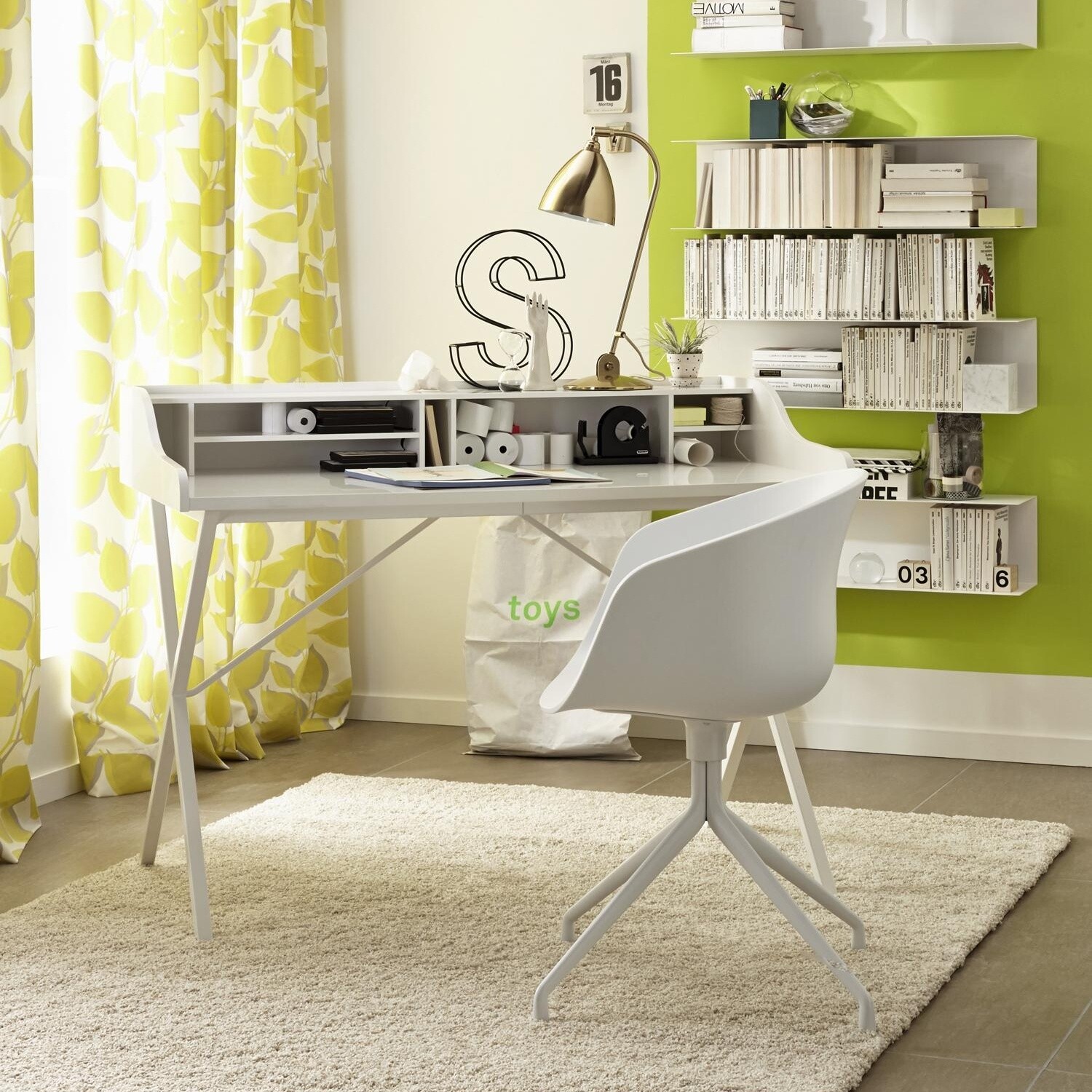 About a Chair AAC 20 2.0 Swivel Chair White Base