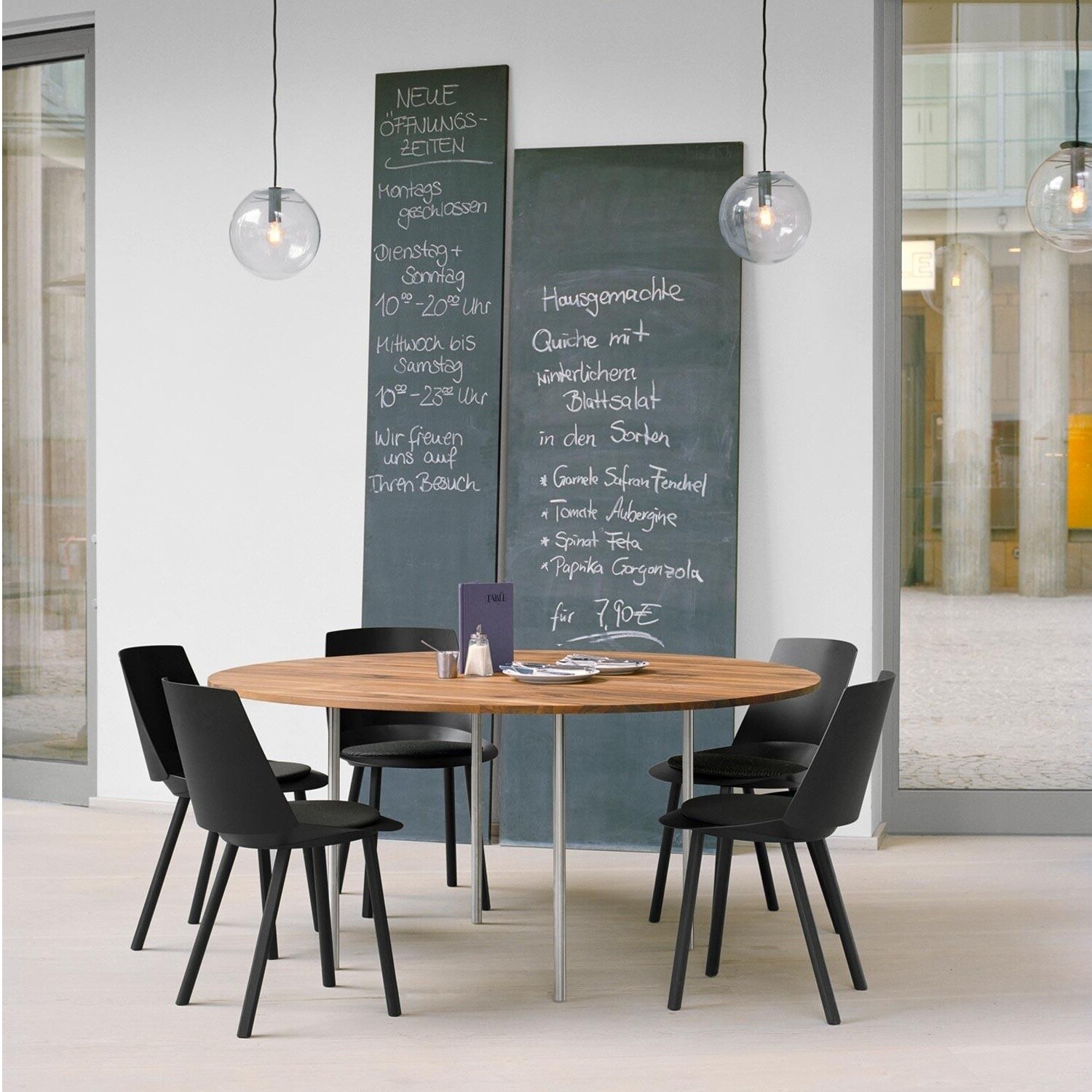 e15 CH04 Houdini Chair