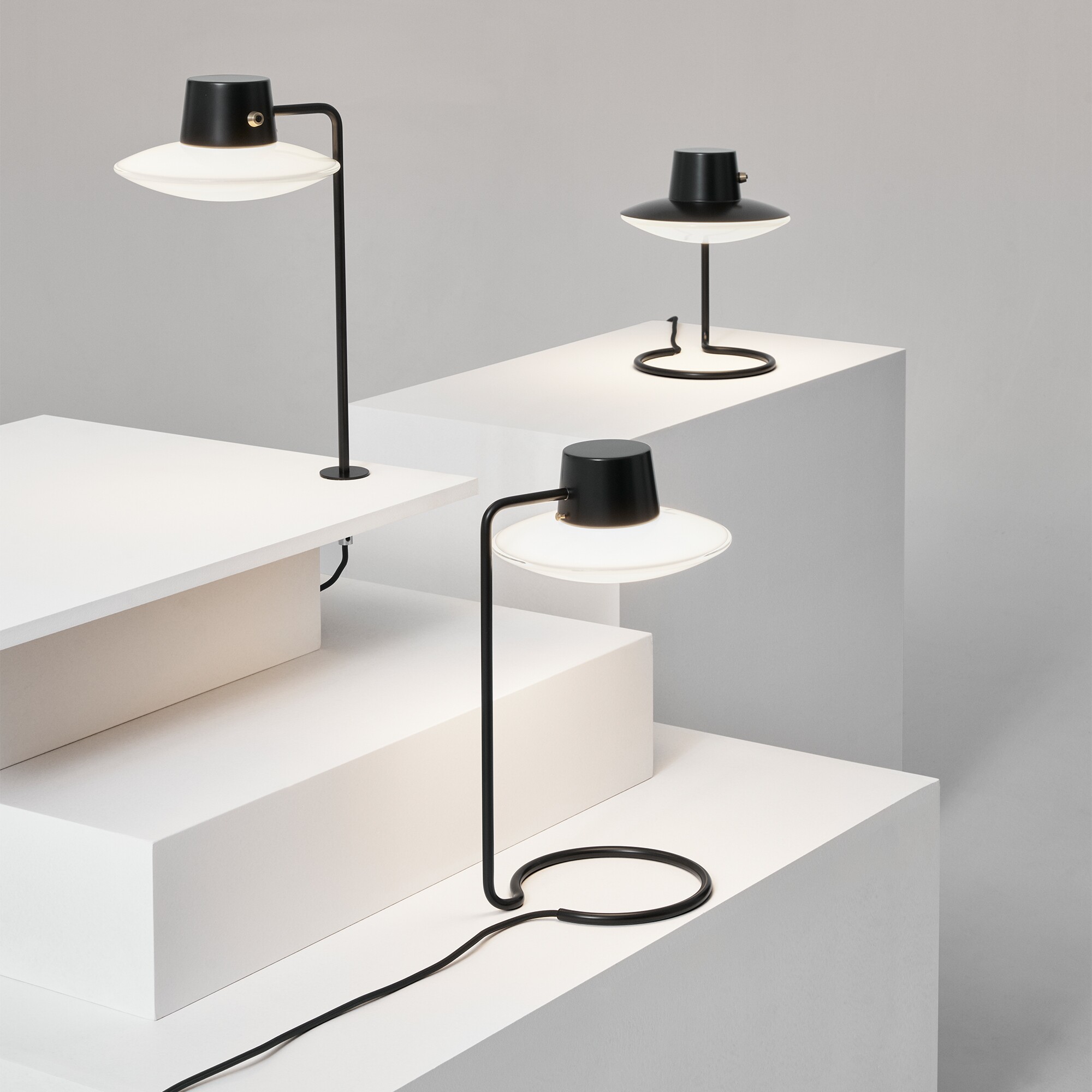 AJ Oxford Table Lamp with Pin