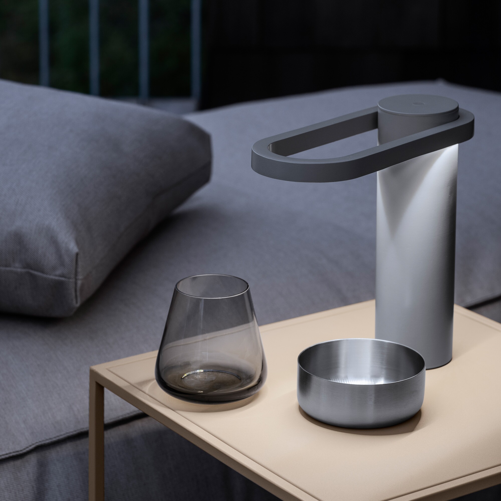 Hoop LED Lamp with Battery