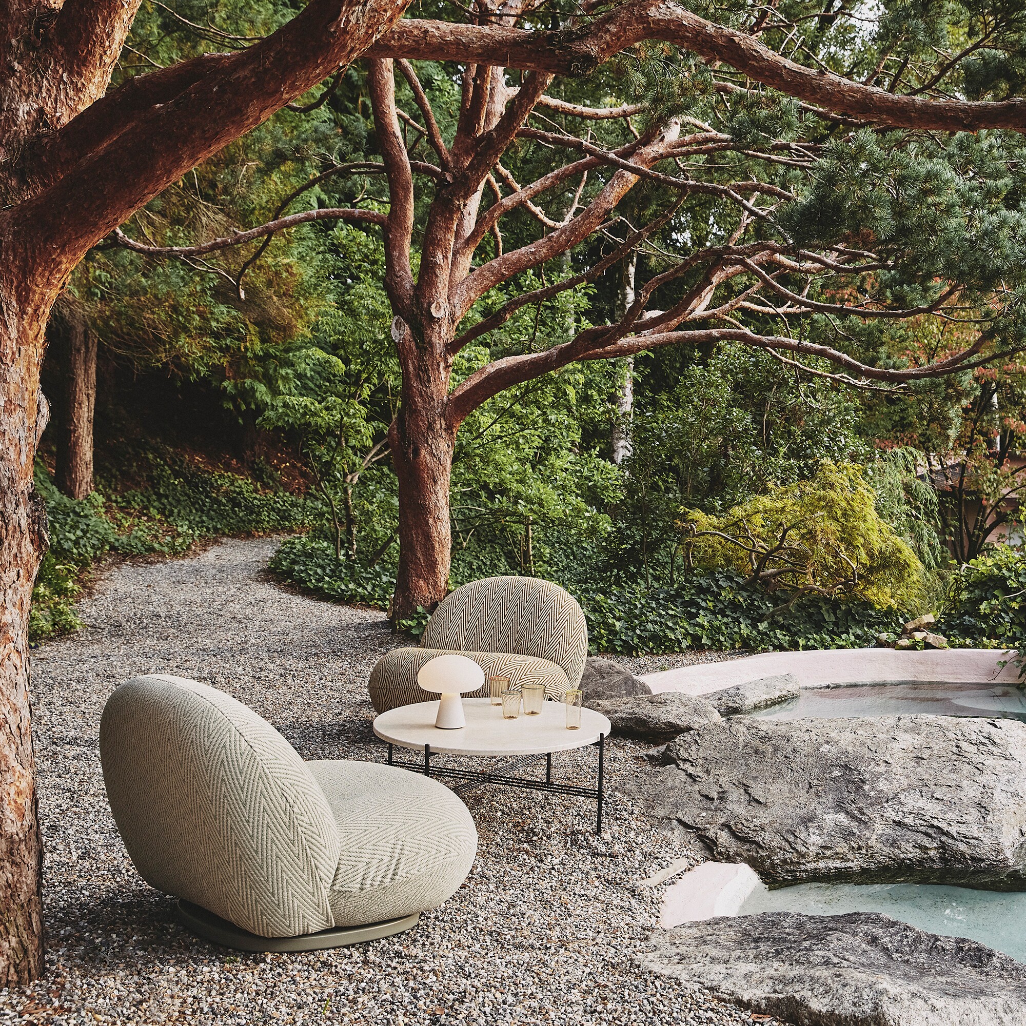 Pacha Outdoor Swivel Lounge Chair